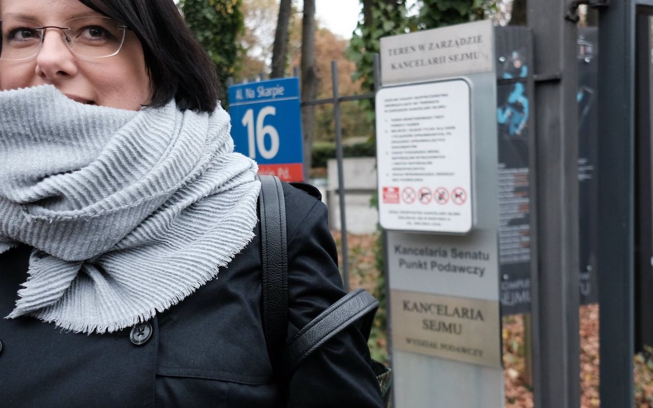 09.11.2020 Warszawa . Kaja Godek sklada podpisy pod petycja zabraniajaca marszow LGBT do Biura Podawczego Sejmu .
Fot. Slawomir Kaminski / Agencja Gazeta