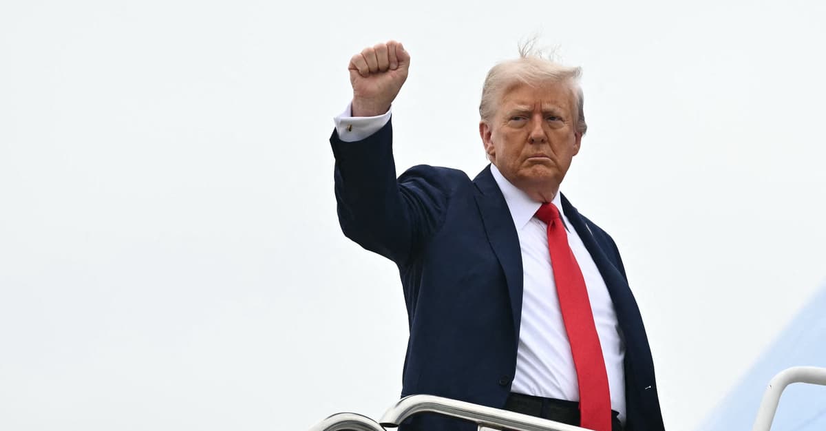 Nawet 100 tysięcy osób na pożegnaniu Charliego Kirka [NA ŻYWO]