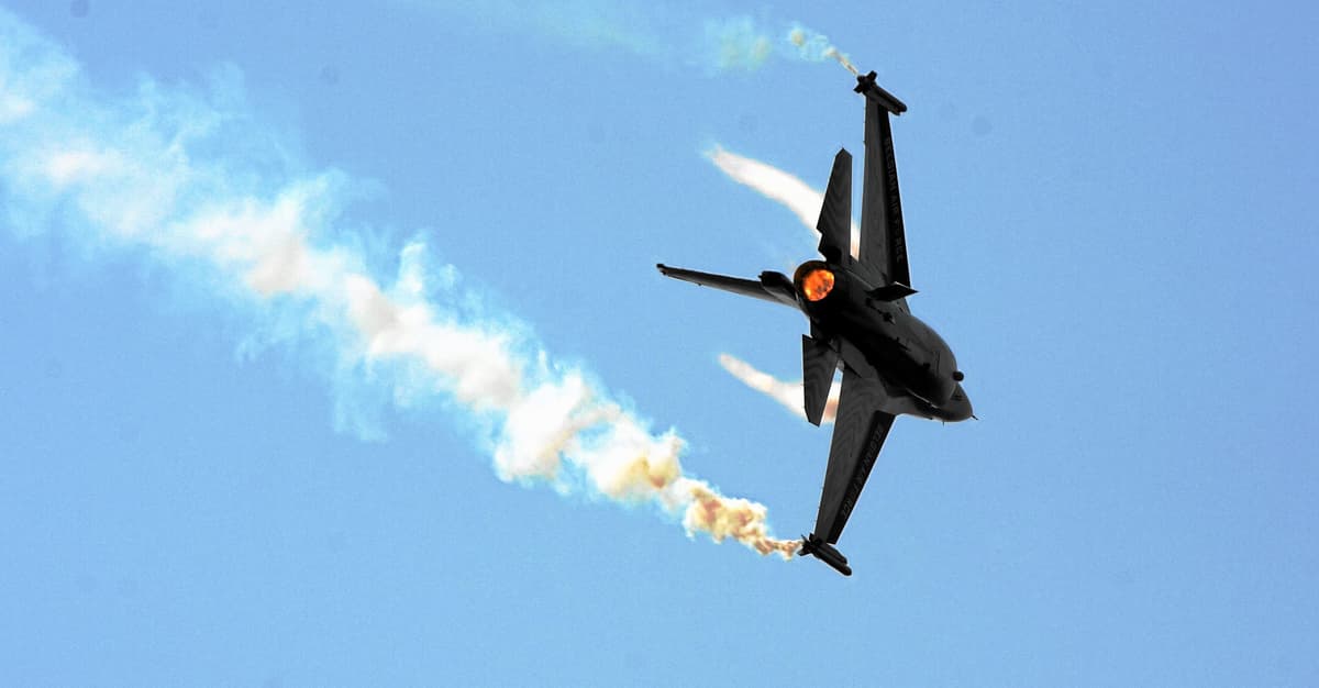 Dlaczego wojskowe maszyny występują na pokazach lotniczych [PO KATASTROFIE W RADOMIU]