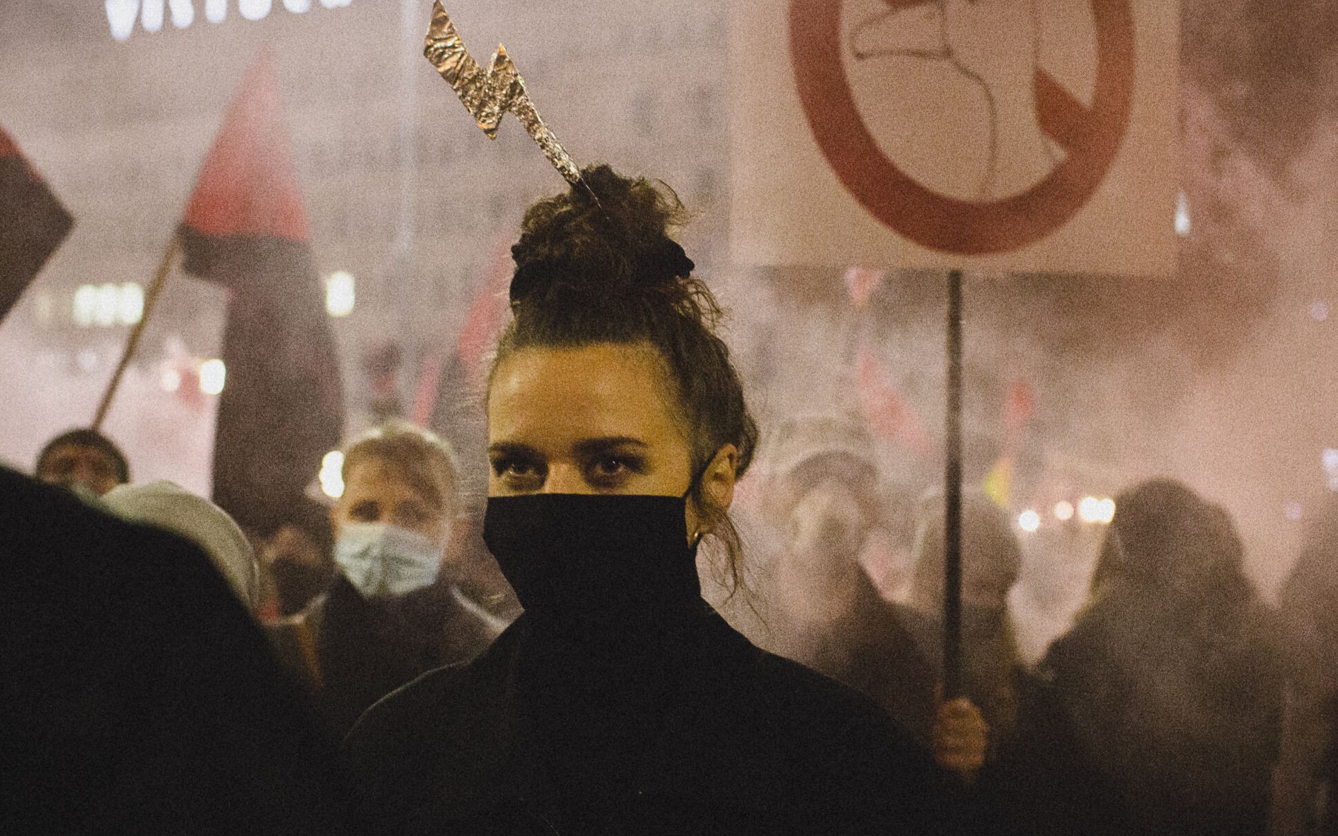 Grafika do artykułu Politycznym dziadersom nie mieści się w głowach, że "nasze drogie panie" chcą władzy [ROZMOWA]