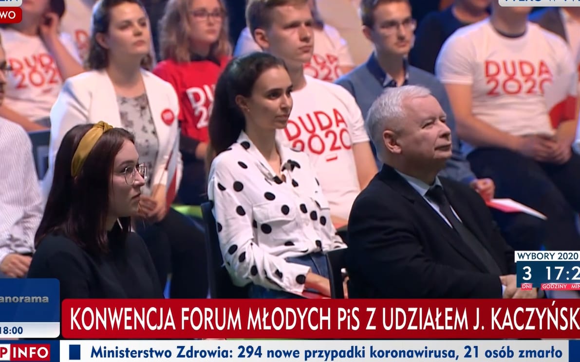 Grafika do artykułu Kaczyński wyjaśnił młodym, dlaczego mają głosować na Dudę. Było o kotach, psach i awarii Czajki