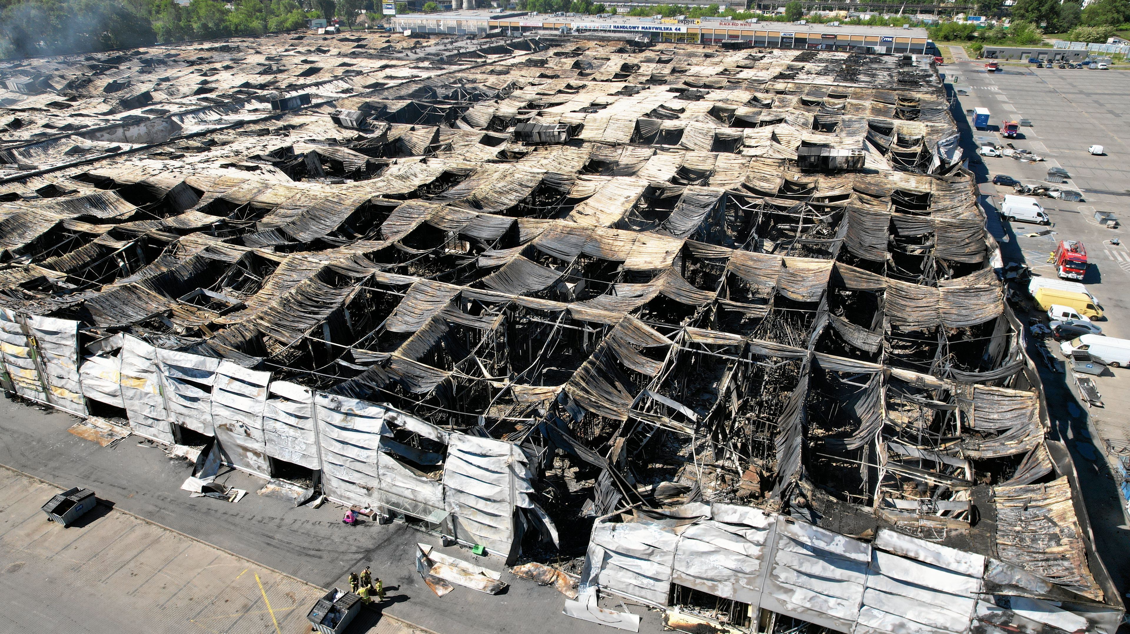 Spalona hala targowa przy ul. Marywilskiej w Warszawie, Widok z lotu ptaka.