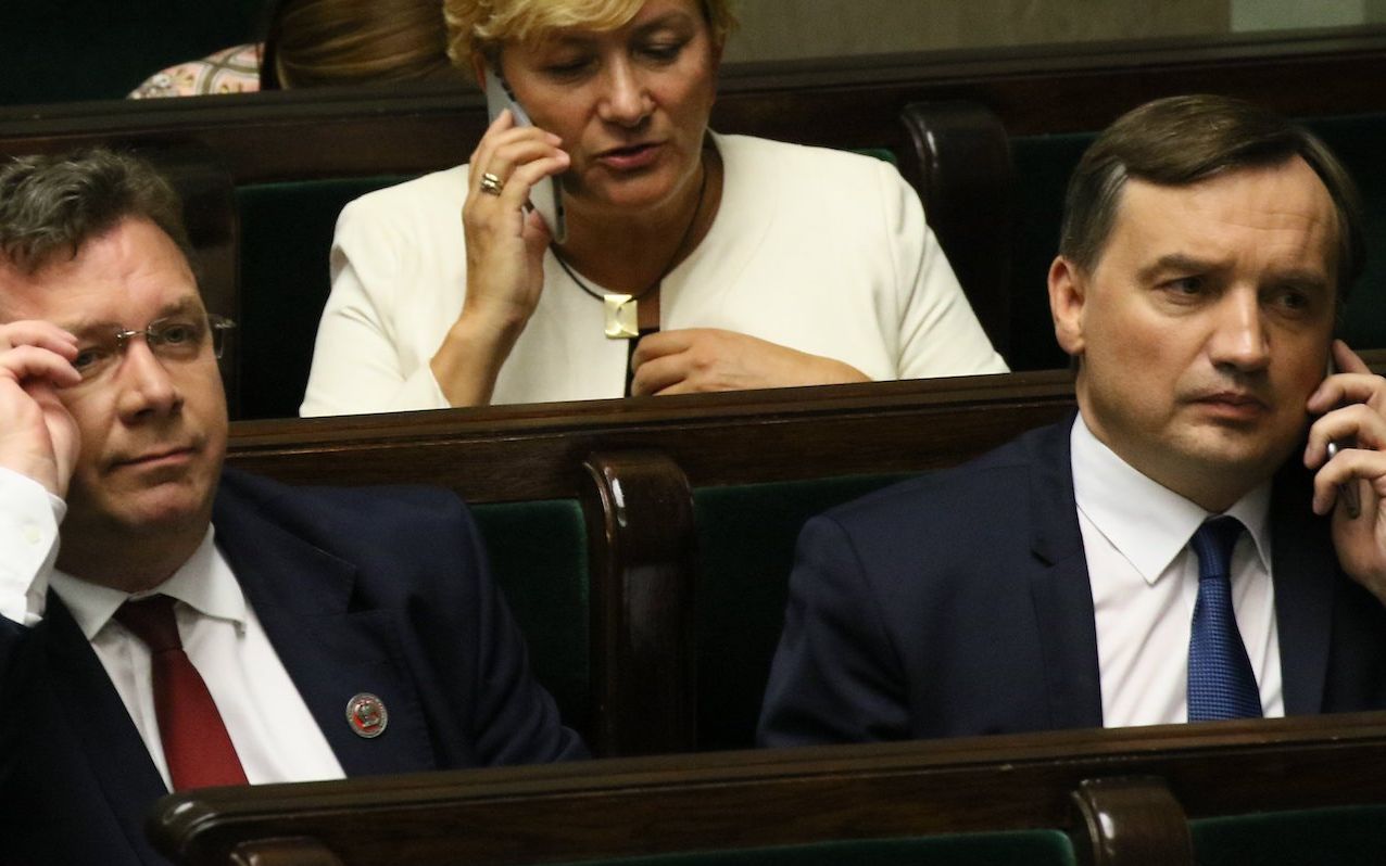 11.09.2019 Warszawa , ulica Wiejska . Sejm . Od lewej: minister rodziny , pracy i polityki spolecznej Bozena Borys - Szopa , wiceminister sprawiedliwosci Michal Wojcik , minister sprawiedliwosci Zbigniew Ziobro podczas debaty nad wnioskiem Platformy Obywatelskiej o odwolanie ministra sprawiedliwosci Zbigniewa Ziobro .
Fot. Slawomir Kaminski / Agencja Gazeta