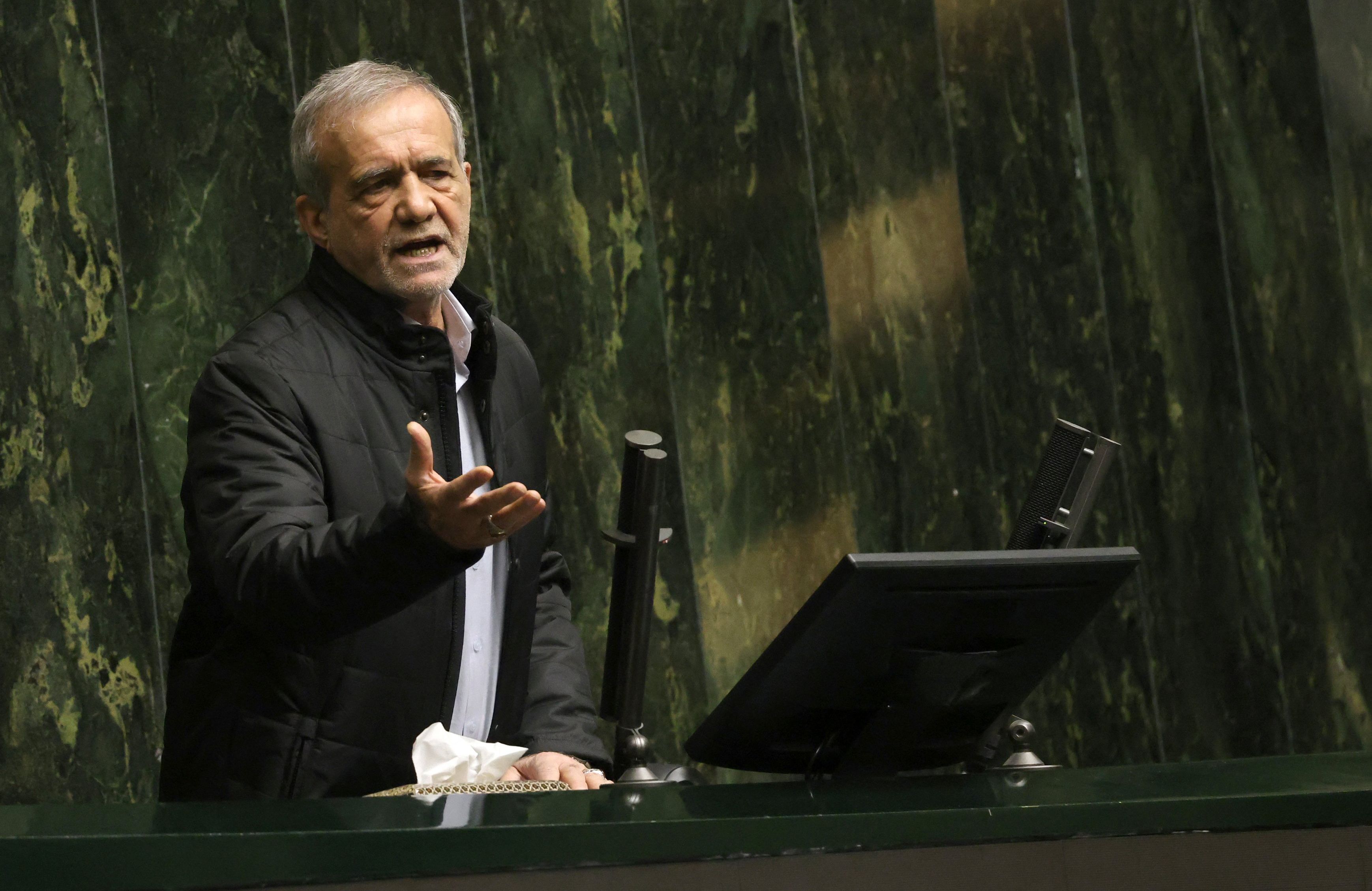 IRAN-POLITICS-ECONOMY-PARLIAMENT