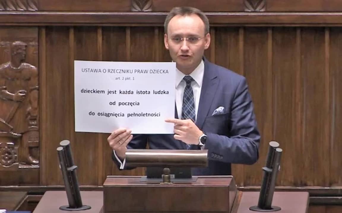Grafika do artykułu Petycja o odwołanie: "Mikołaj Pawlak nieustannie kompromituje urząd Rzecznika Praw Dziecka"
