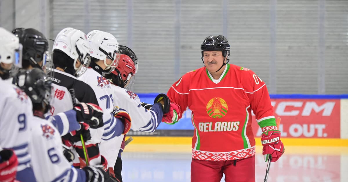 Belarus as an andropausal crisis of Polish men. Grandfather's dreams about Lukashenko