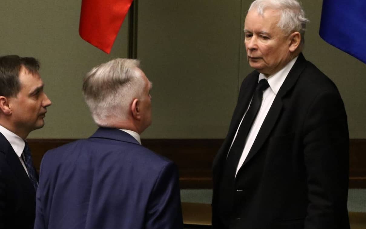 Grafika do artykułu Kto wygrał? Czy Kaczyński będzie w rządzie i co z tego wynika? Odpowiedzi na 3 pytania o wojnę w PiS