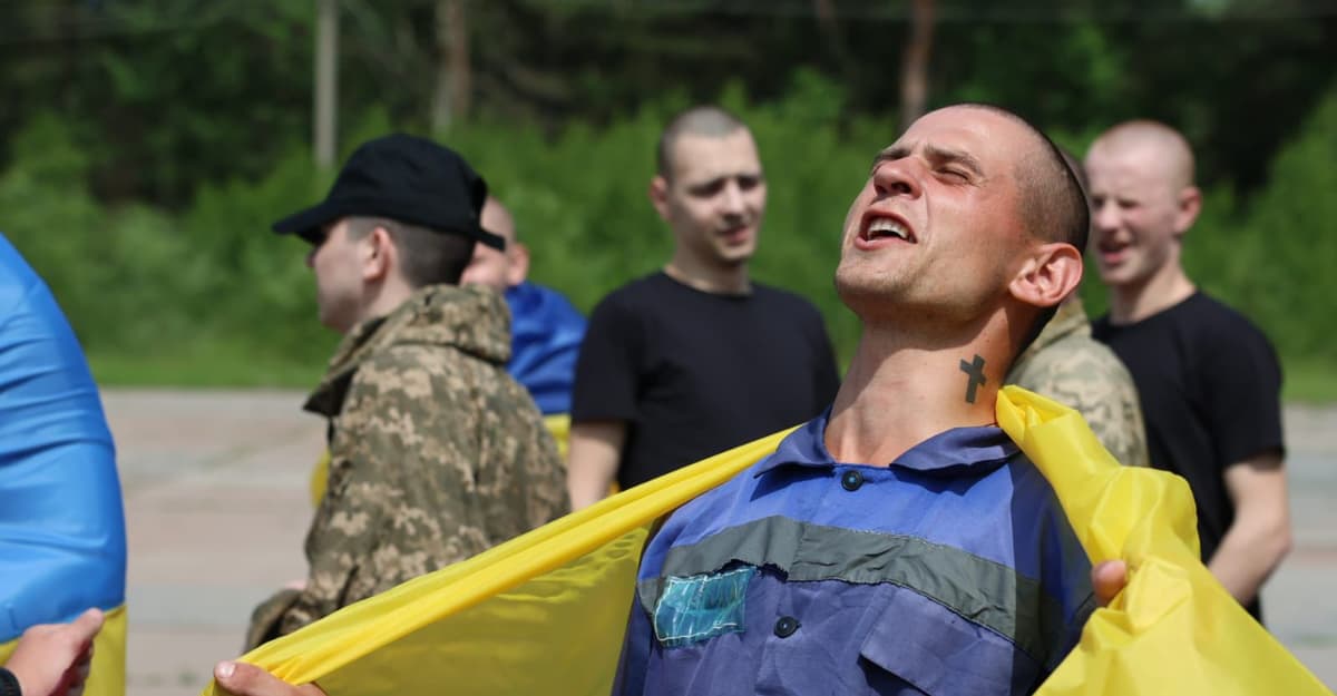 Rosja i Ukraina wymieniły jeńców wojennych. Do domu wrócili żołnierze do 25. roku życia