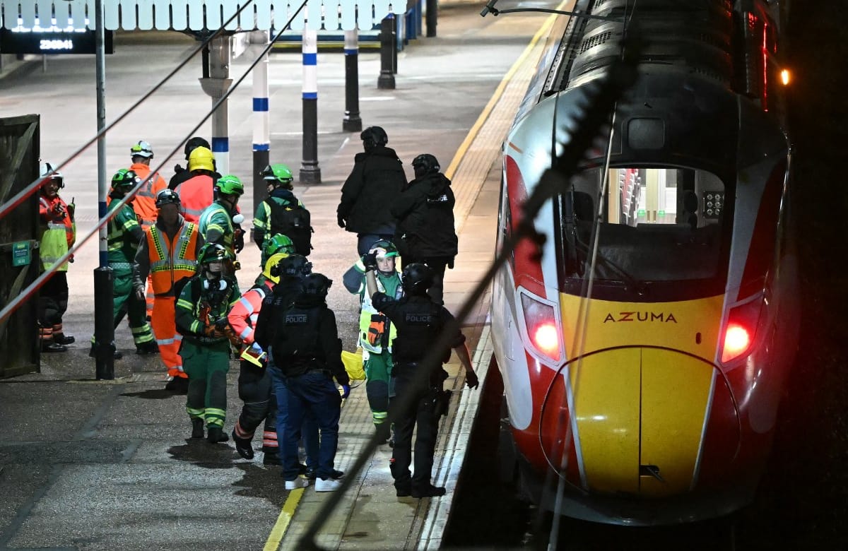 1 listopada 2024. Atak nozownika w pociagu jadacym do Londynu