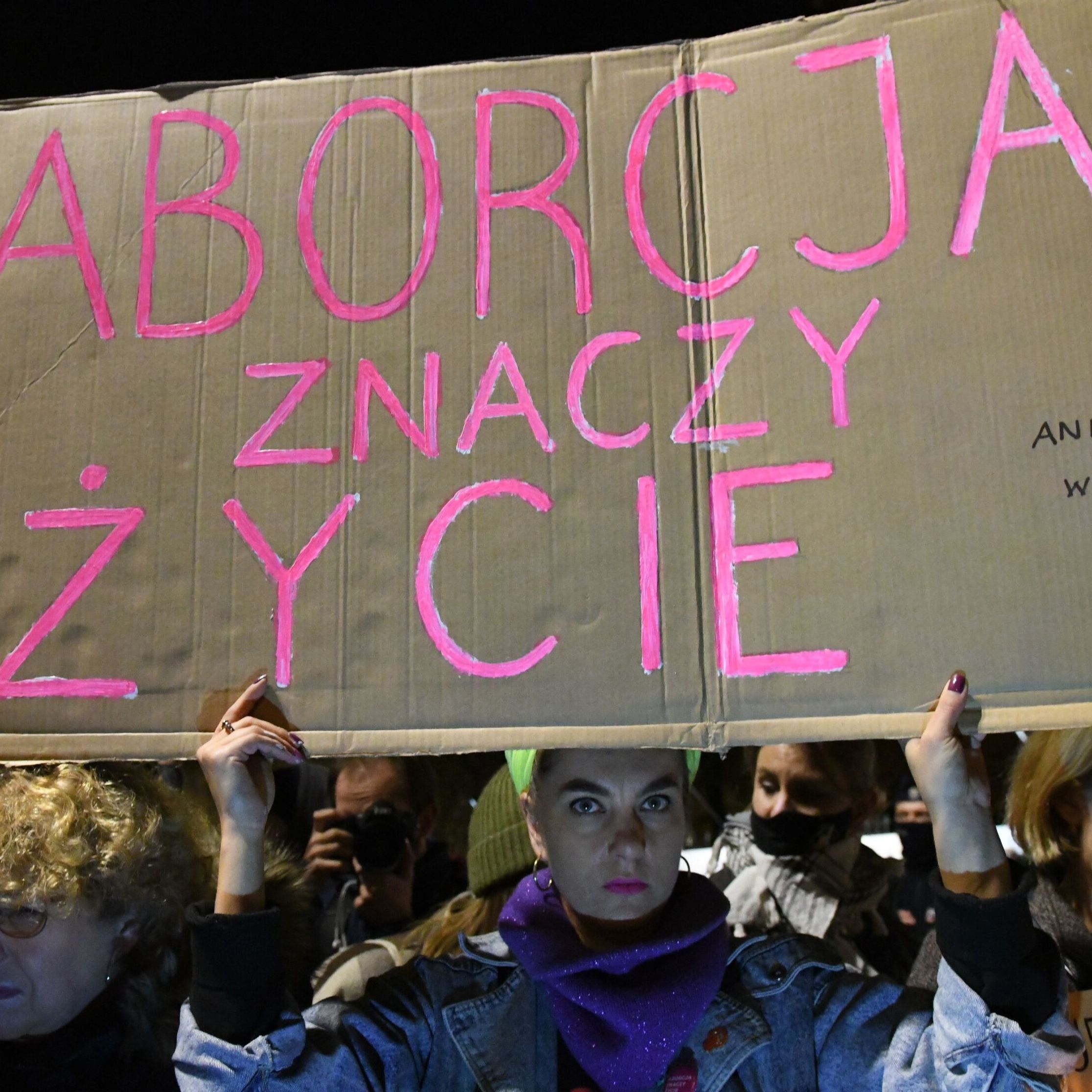 01.11.2021. Ani jednej więcej. Znicze pod TK