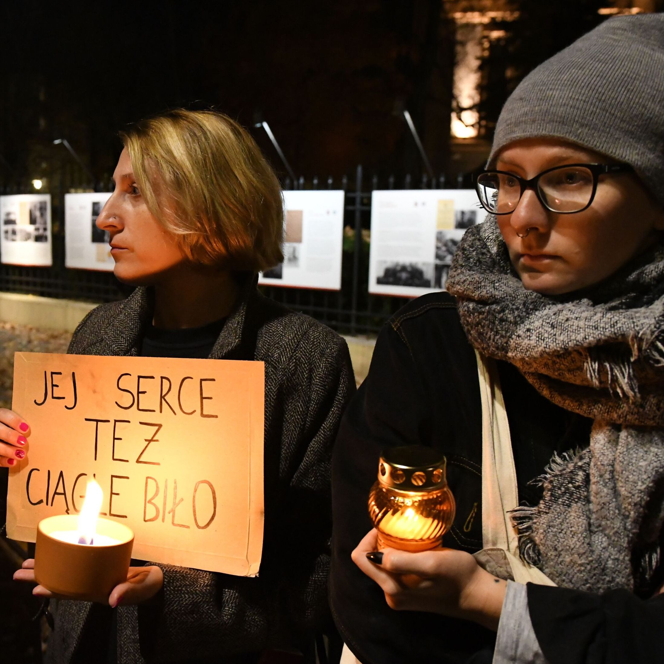 01.11.2021. Ani jednej więcej. Znicze pod TK