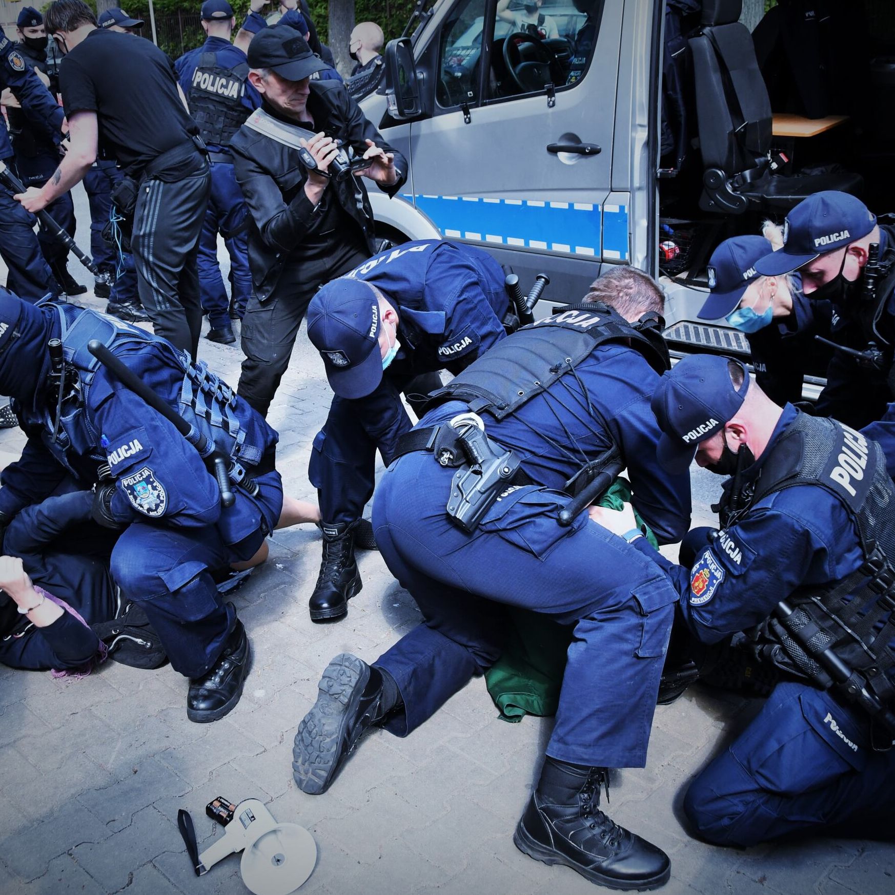 Warszawa, 15.05.2021. Protest pod ambasadą Izraela. Uczestnicy wyrażają solidarność z Palestyńczykami i sprzeciwiają się działaniom Izraela w Strefie Gazy