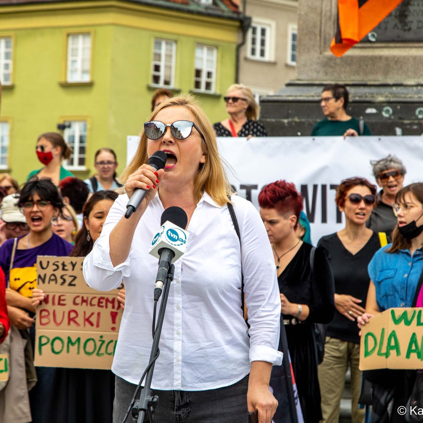 Warszawa, 22.08.2021. Kabul/Kaból – protest Strajku Kobiet w solidarności z zagrożonymi Afgankami i Afgańczykami