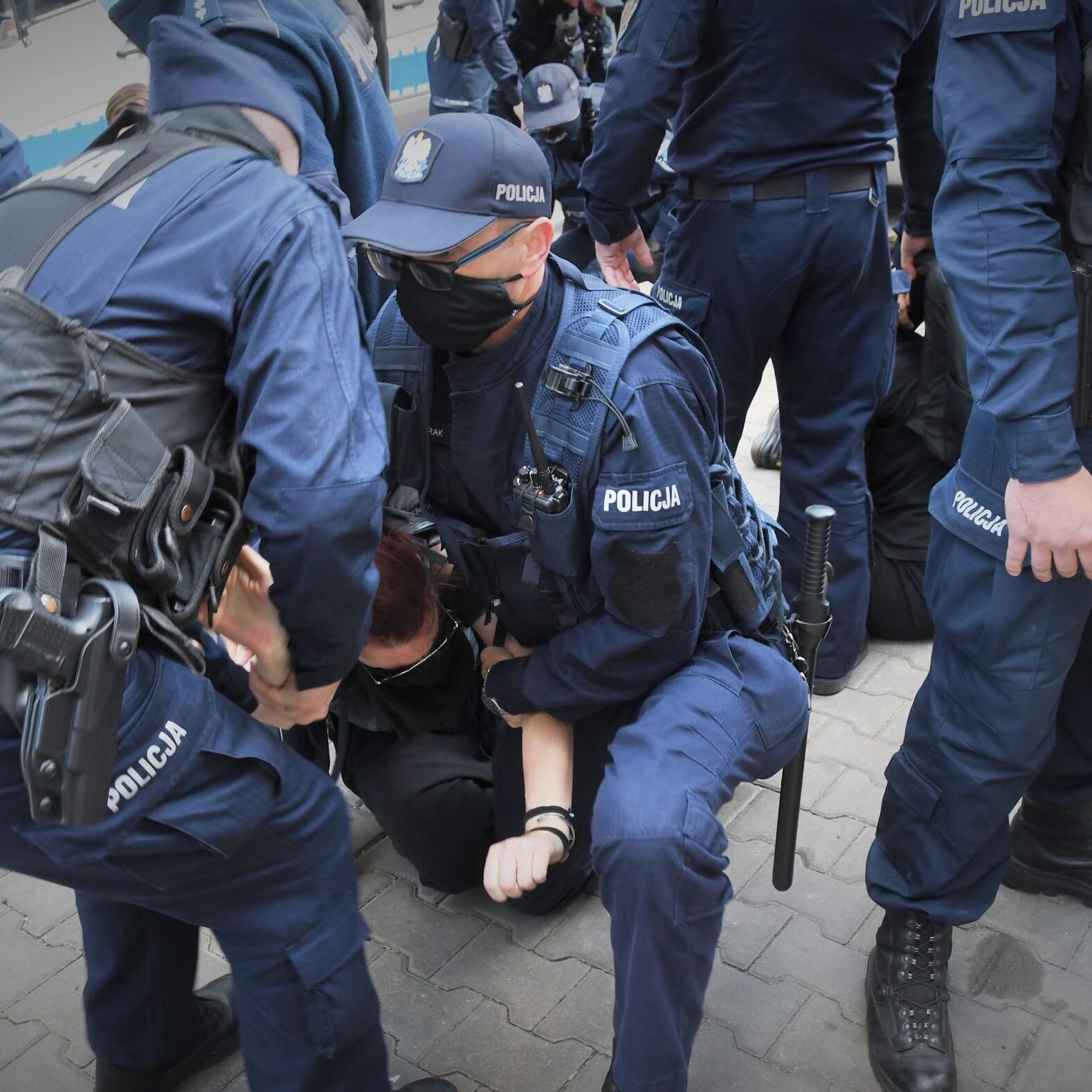 Warszawa, 15.05.2021. Protest pod ambasadą Izraela. Uczestnicy wyrażają solidarność z Palestyńczykami i sprzeciwiają się działaniom Izraela w Strefie Gazy