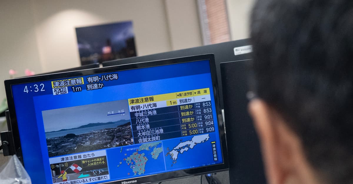 Silne trzęsienie ziemi w Japonii. Ludzie uwięzieni w centrum handlowym