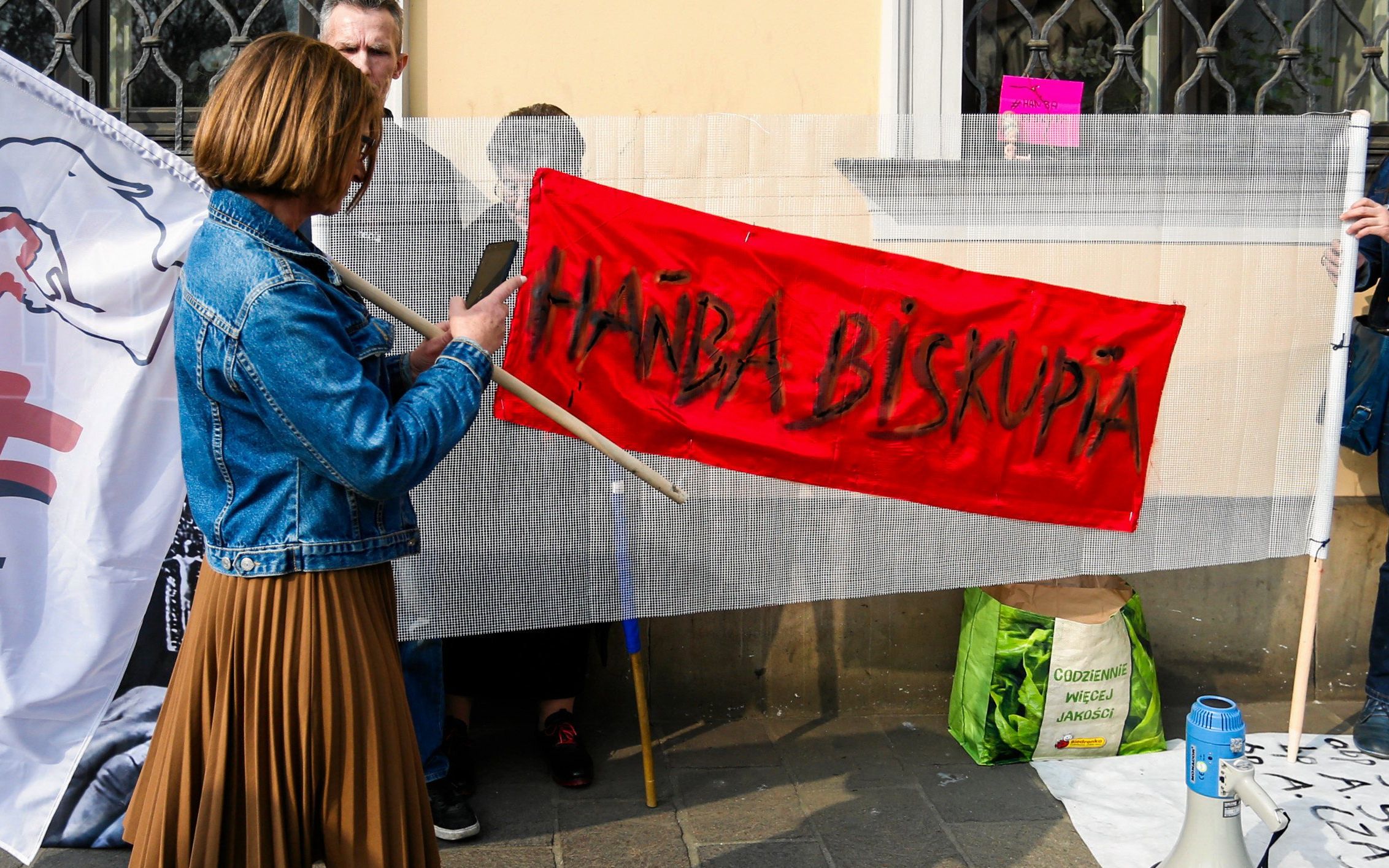 24.03.2019 Krakow , ul. Franciszkanska . " Hanba Biskupia " , protest przeciw pedofilii w Kosciele pod siedziba Kurii . Fot. Adrianna Bochenek / Agencja Gazeta