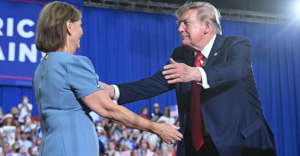 Nazwisko brata, poparcie Trumpa i mandat senatorki. Tak w Ameryce dziedziczy się władzę