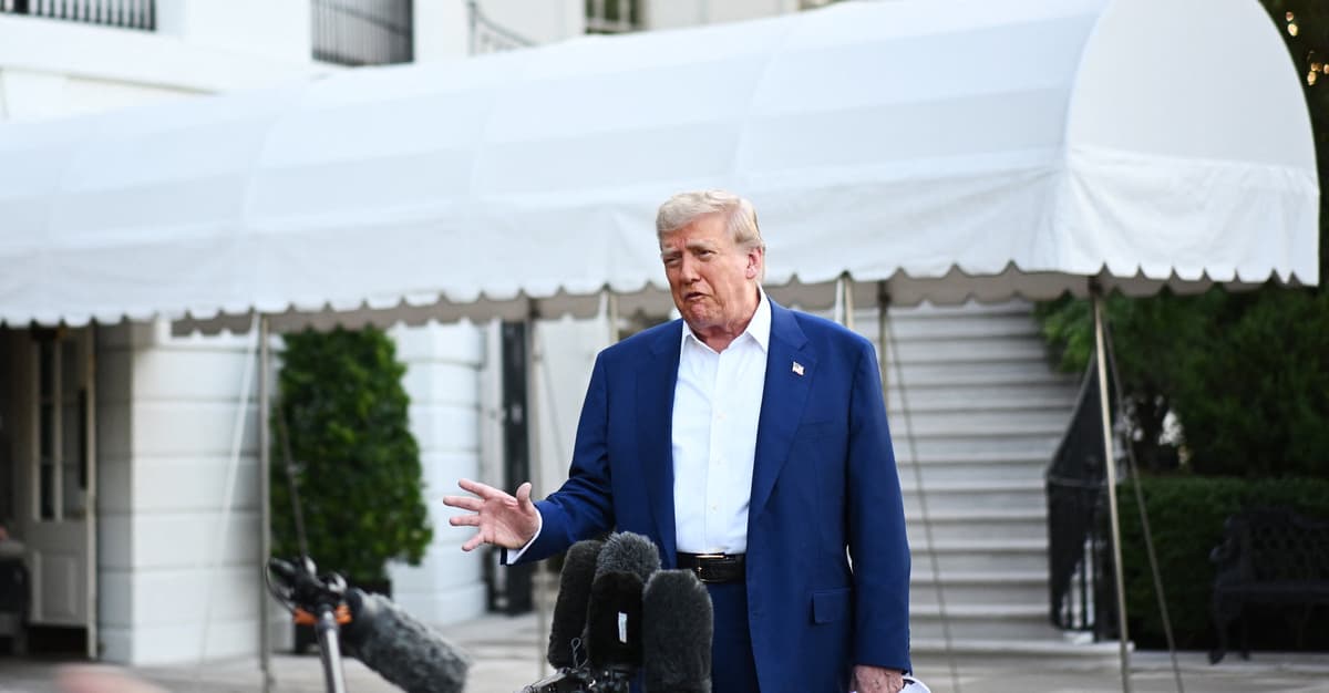 Wściekły Trump utrzymał zawieszenie broni. Bliski Wschód niekoniecznie jest dziś bezpieczniejszy