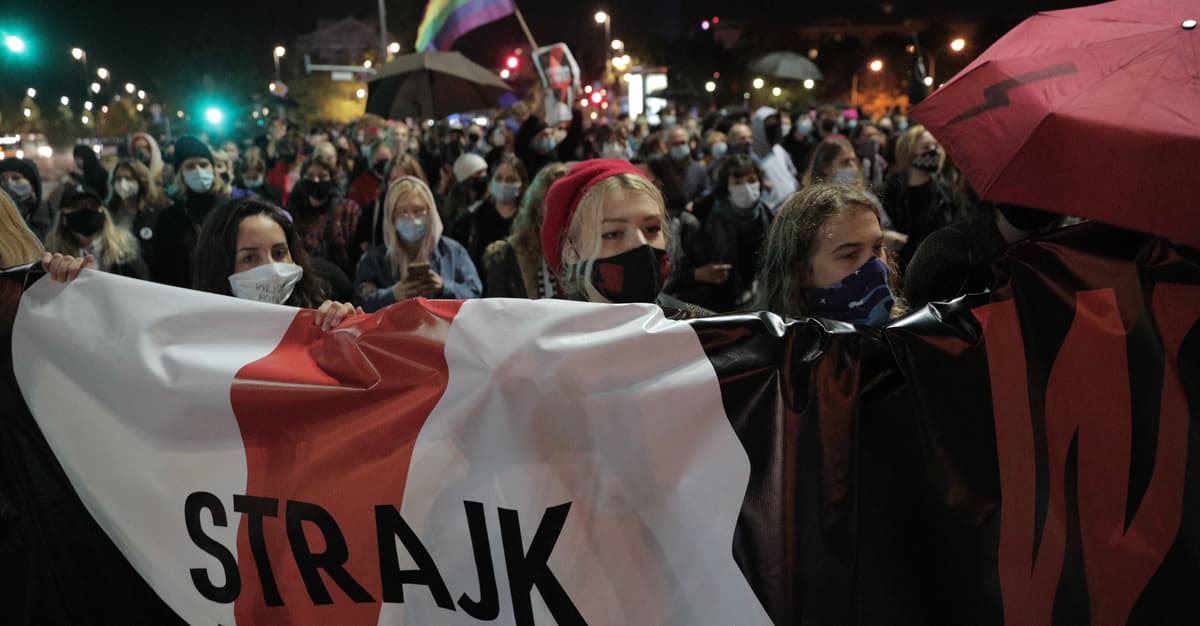 Proces za protest pod domem Kaczyńskiego w 2020 r. Policja nic nie pamięta, ale oskarża