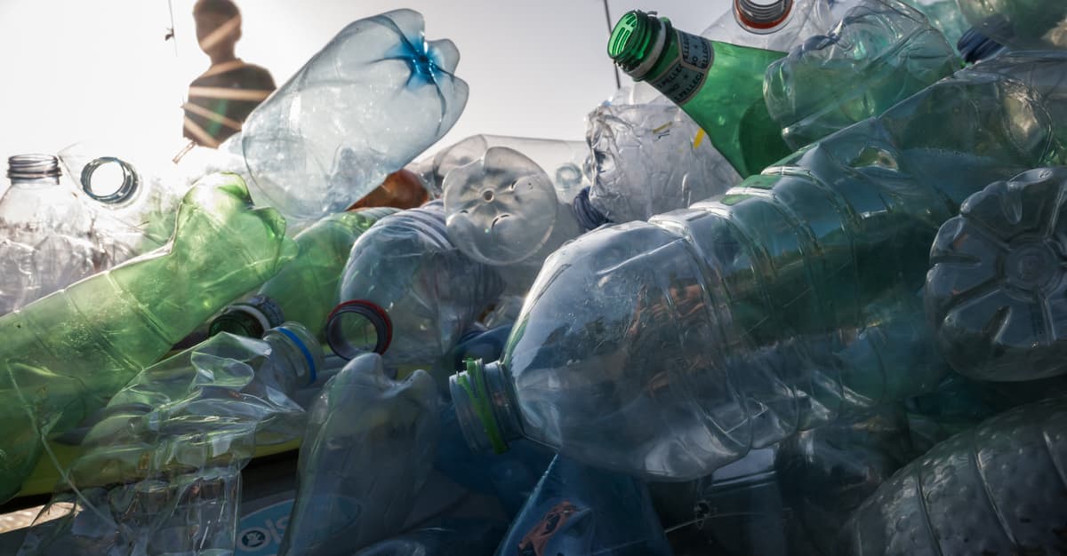 Zaleje nas ocean plastiku. Fiasko negocjacji w Genewie