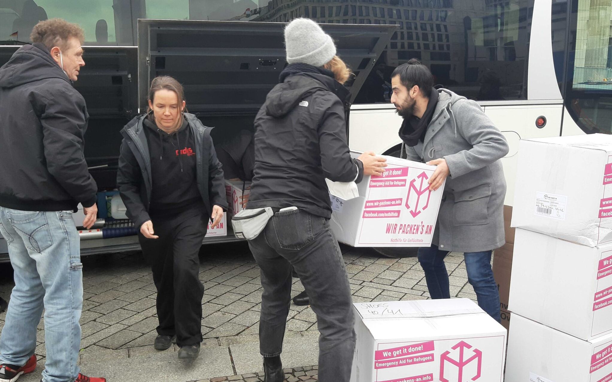 Grafika do artykułu Przyjechali z Berlina na granicę polsko-białoruską. Żądają od swojego rządu przyjęcia imigrantów