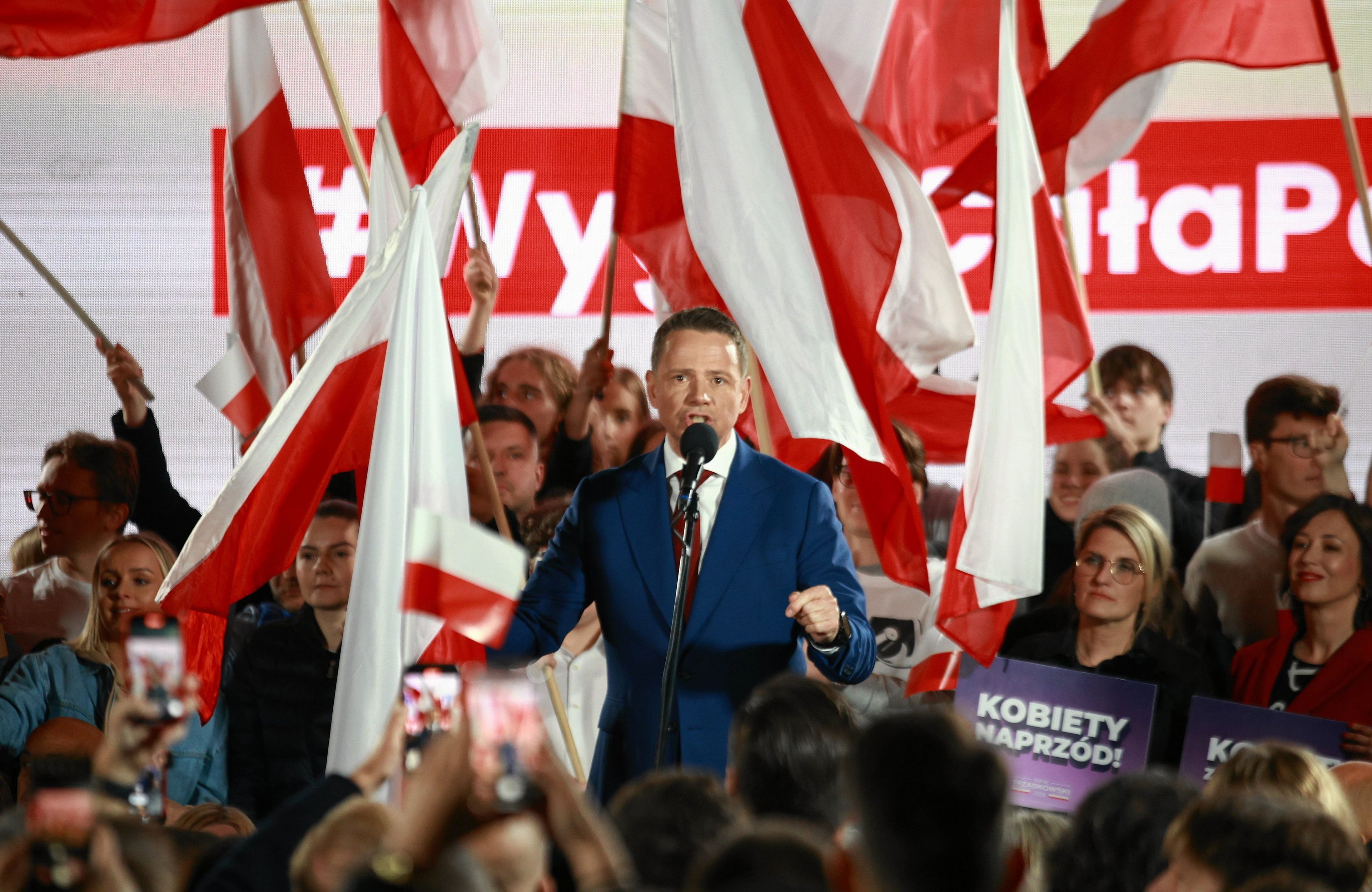 Rafał Trzaskowski na wiecu przed gmachem TVP, 23 maja 2025 r.