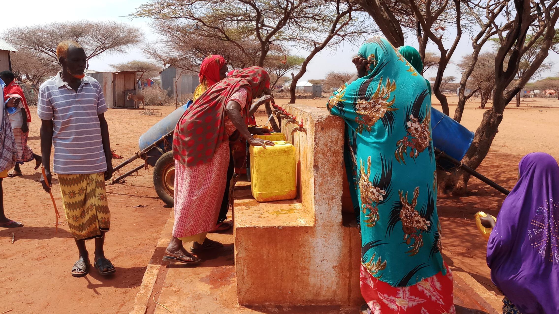 Somalijczycy przy studni