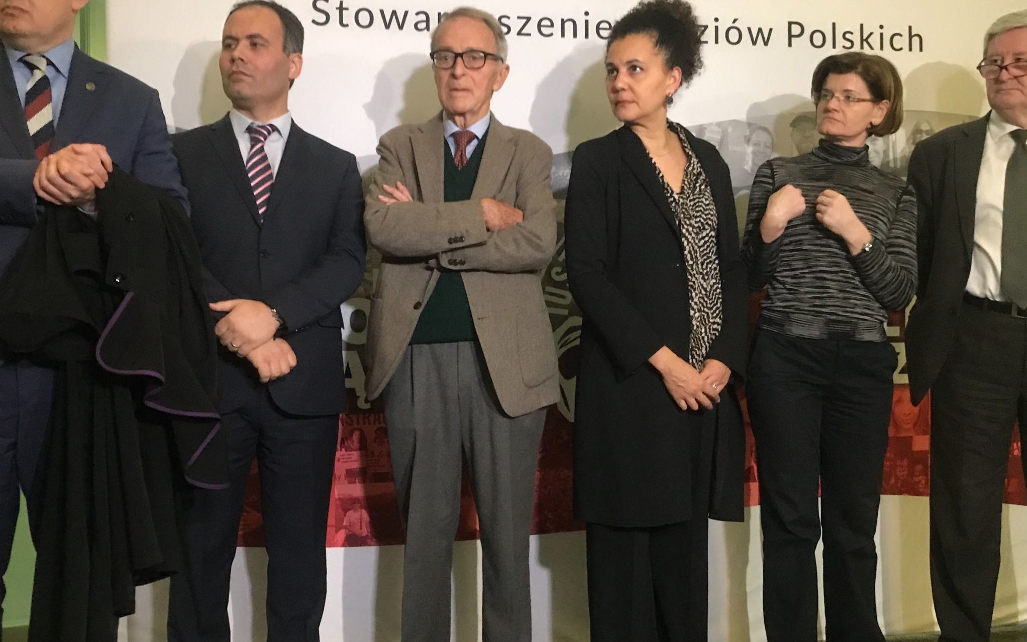 Grafika do artykułu "Polscy sędziowie są europejskimi sędziami. Razem bronimy wartości UE". Sędziowie z całej Europy na Marszu