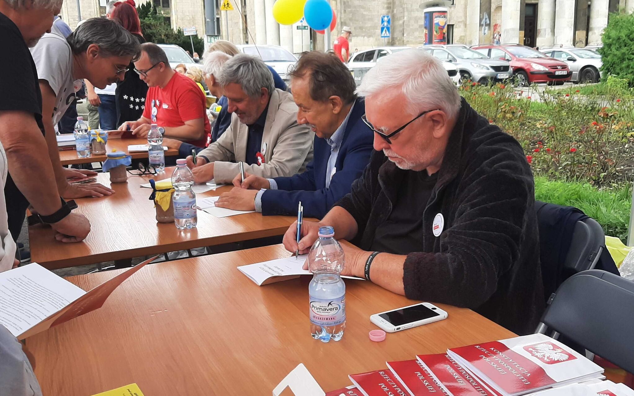 Grafika do artykułu Finał Tour de Konstytucja. "Ludzie w terenie są najważniejsi, małe miejscowości są najważniejsze"