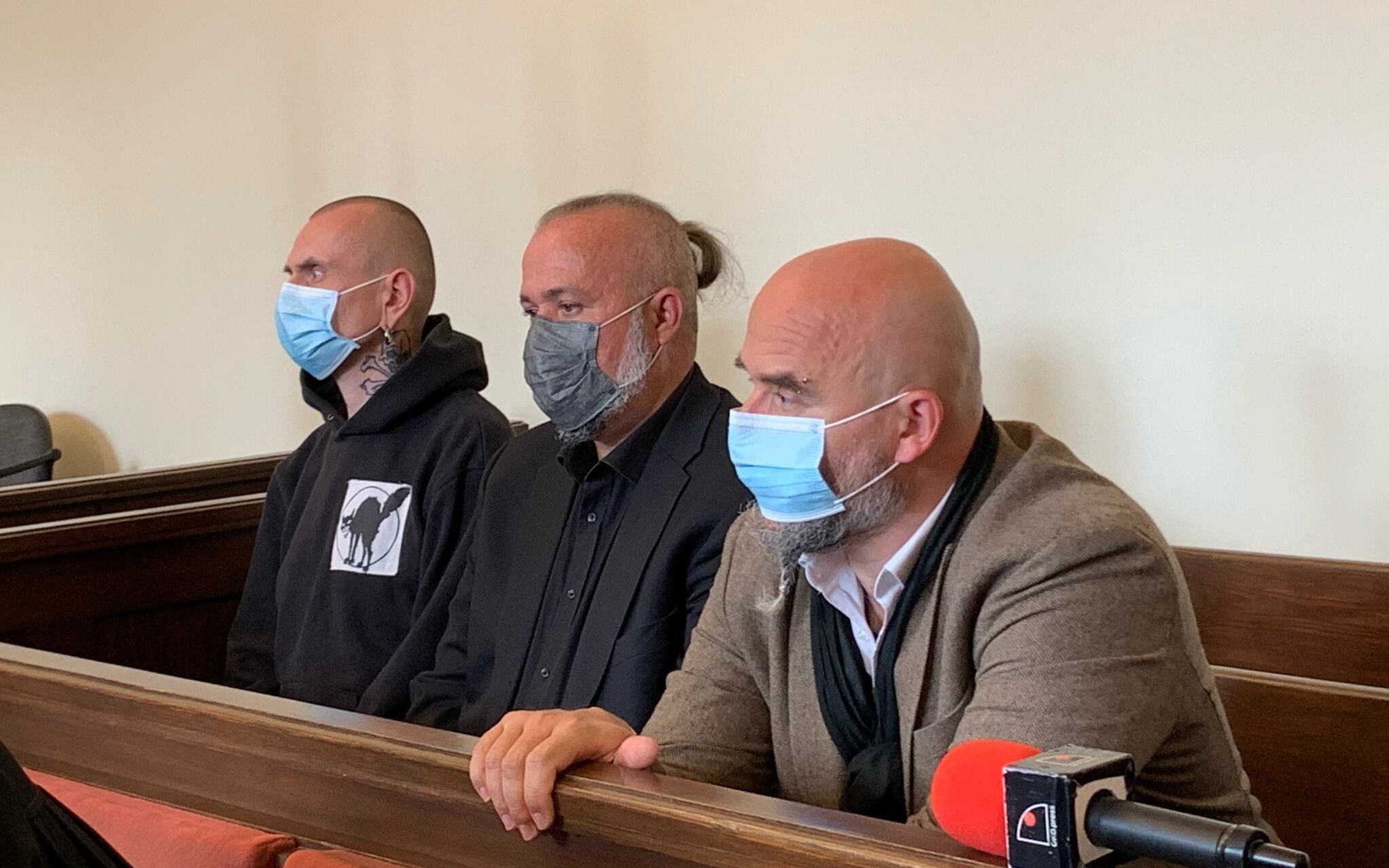 Grafika do artykułu "Jestem dumny, że brałem w tym udział". Proces oskarżonych o obalenie pomnika Jankowskiego [RELACJA]
