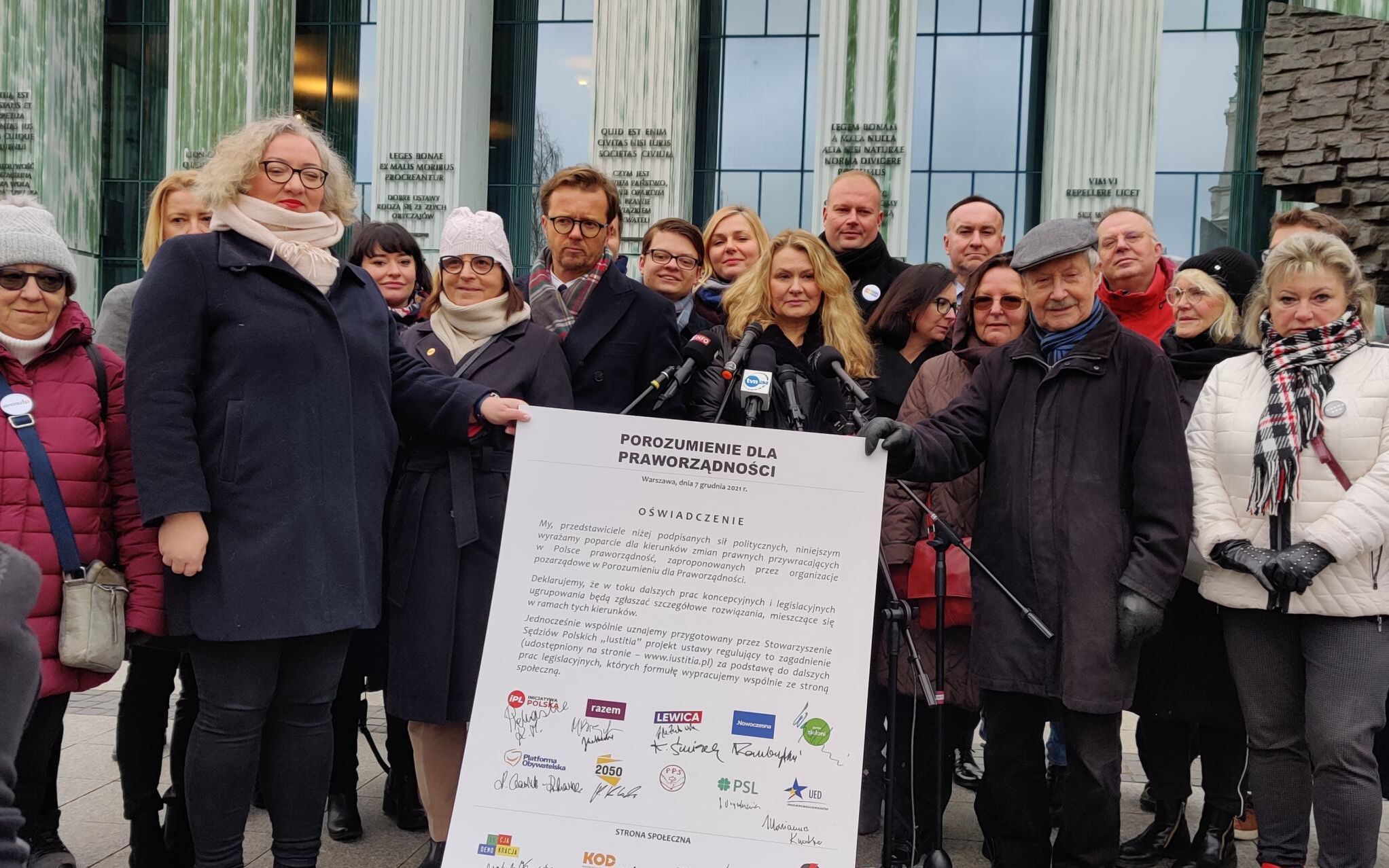 Grafika do artykułu Ważne. Cała opozycja i organizacje społeczne będą razem walczyć o wolne sądy i niezależną KRS