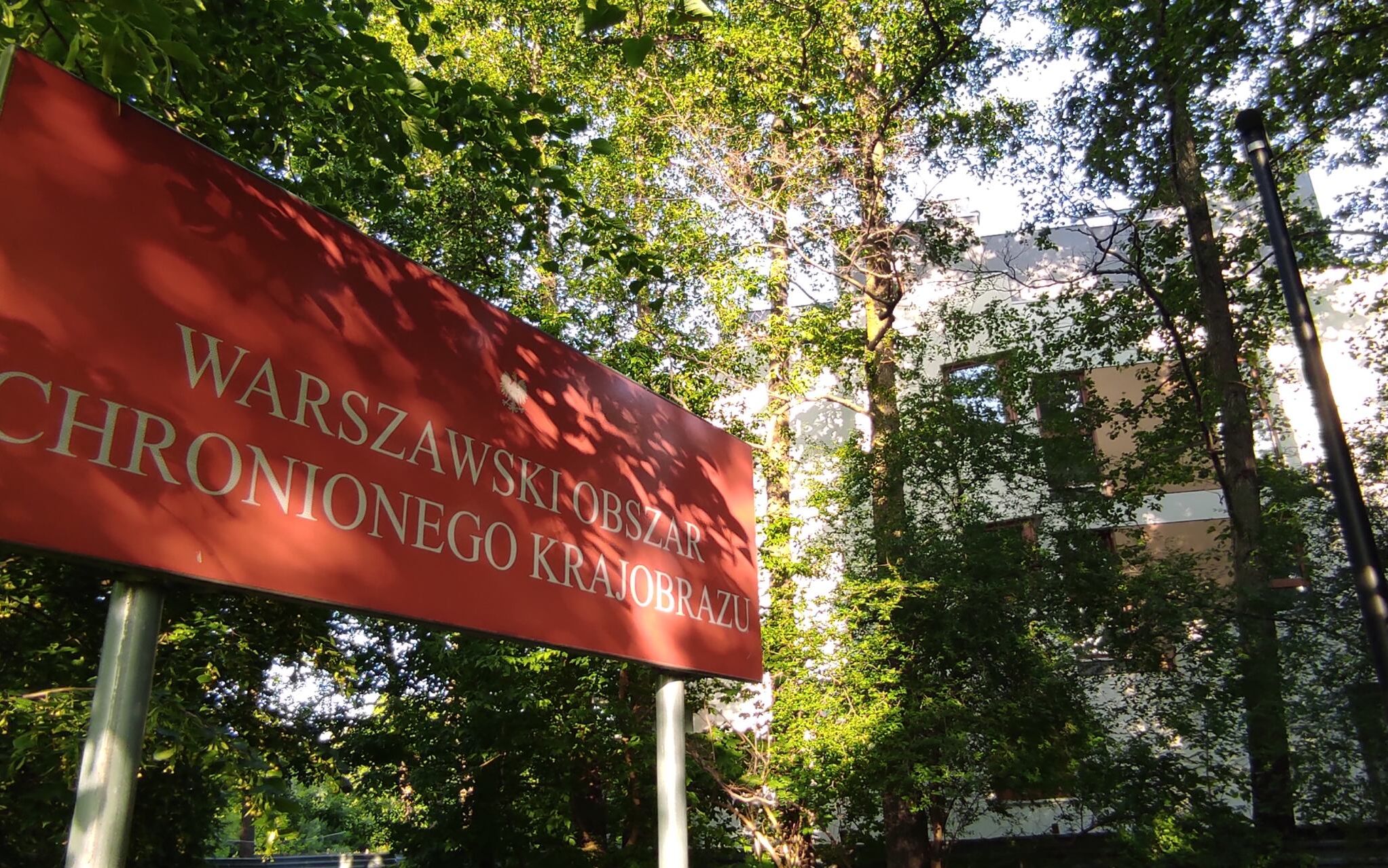 Grafika do artykułu W Pawich Ogrodach nie śpiewają już ptaki - o pewnym obszarze chronionym i pewnym (mega) bloku