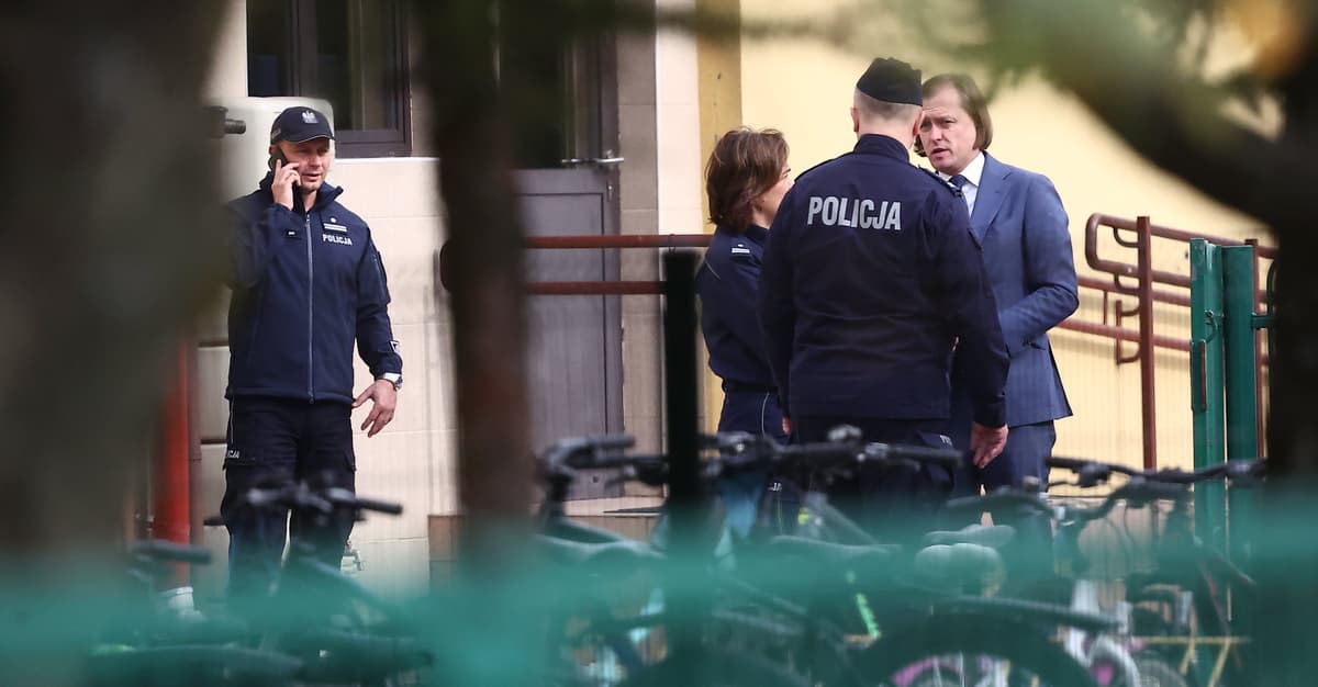 Fala dezinformacji po atakach nożowników w szkołach. Policja: nie ulegajmy panice