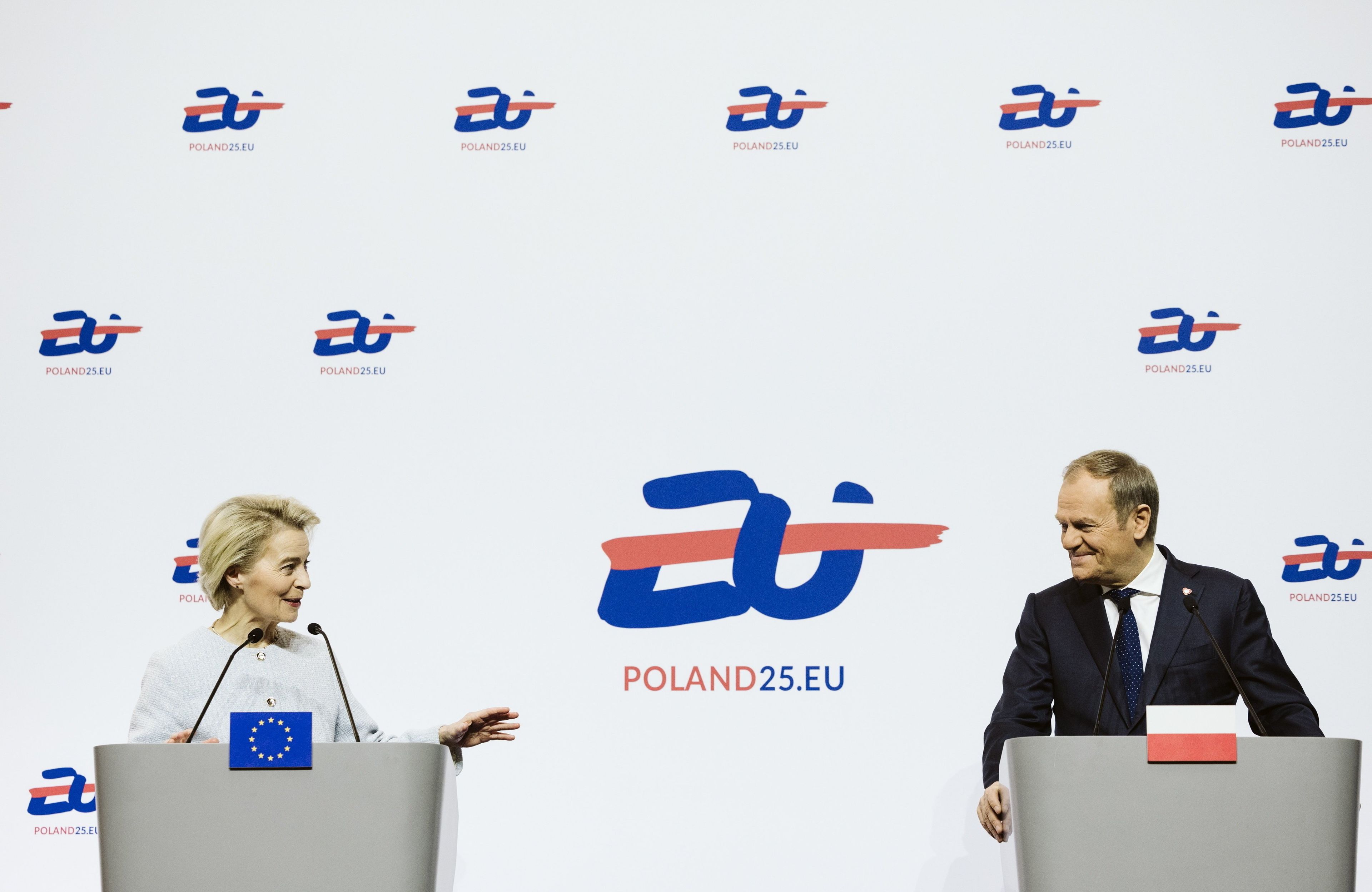 Konferencja po spotkaniu przewodniczacej Komisji Europejskiej Ursuli von der Leyen i Kolegium Komisarzy UE z premierem Donaldem Tuskiem .