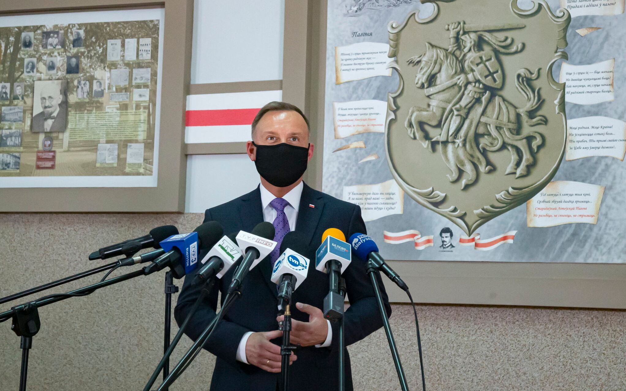 07.06.2021 Bielsk Podlaski .  II Liceum Ogolnoksztalcacy z jezykiem bialoruskim . Prezydent Andrzej Duda podczas briefingu prasowego , oprocz ktorego odbylo sie spotkanie z uczniami i zwiedzanie szkoly niedostepne dla mediow niepublicznych .
Fot. Agnieszka Sadowska / Agencja Gazeta *** Local Caption *** .