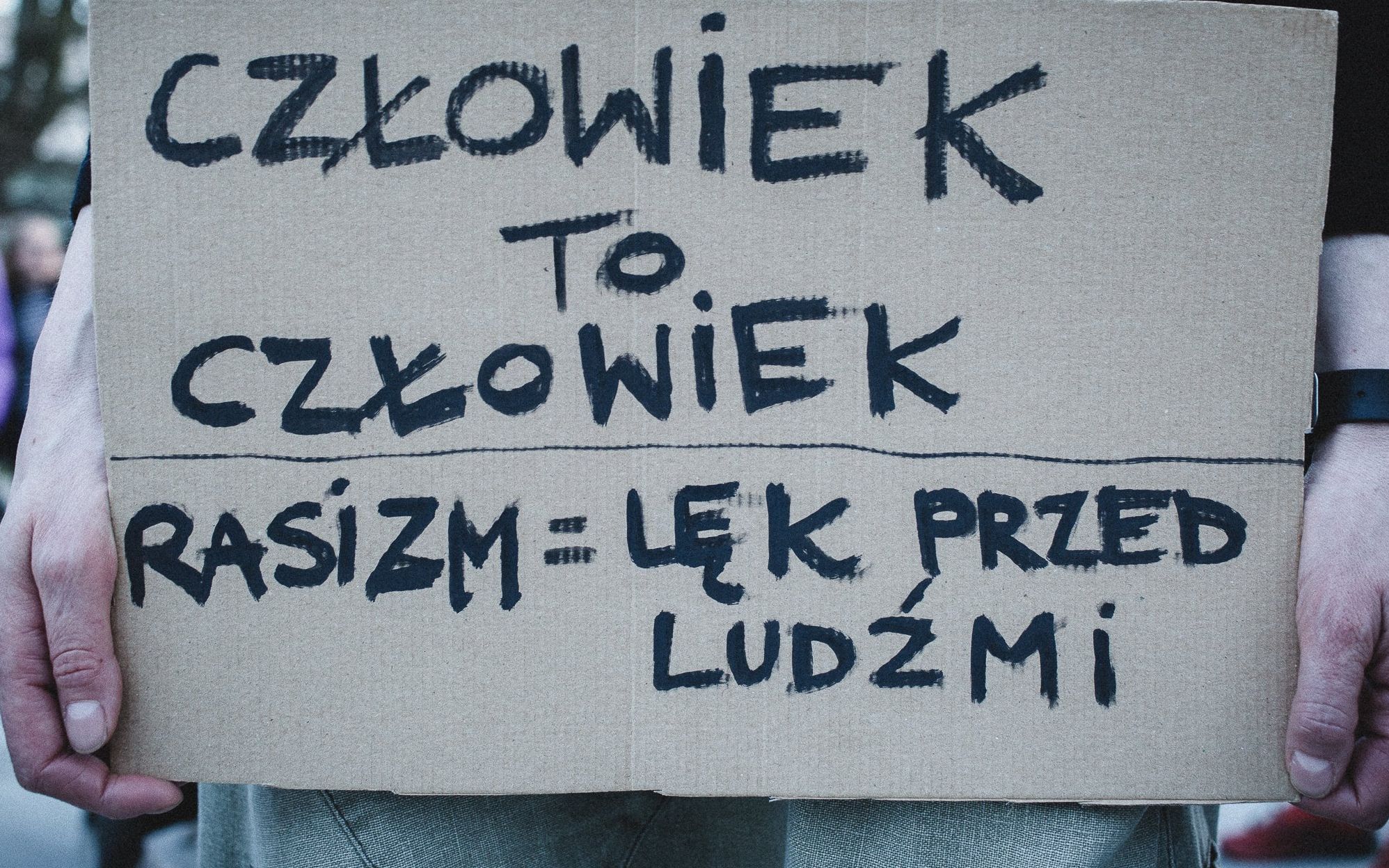 Grafika do artykułu Organizacje ukraińskie: Czemu Polska, która tak wspaniale nam pomaga, tak okrutnie wywozi do lasu?