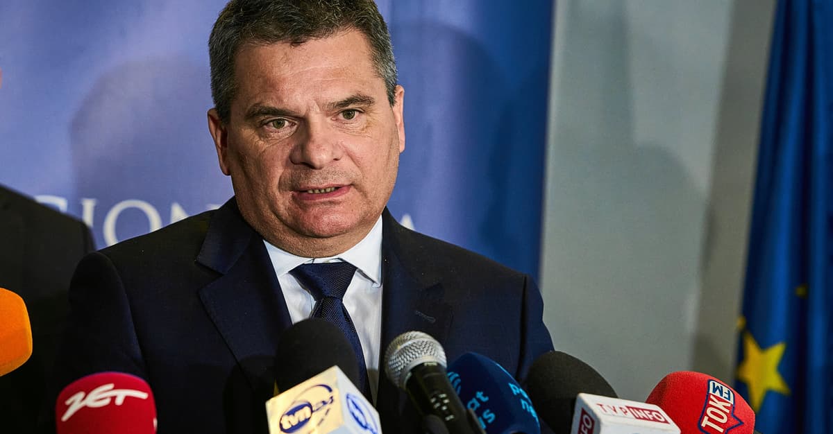Wypłaty choćby dla tych, co mieli mieszkania w stolicy. Prokuratura chce zwrotu dodatków z czasów PiS