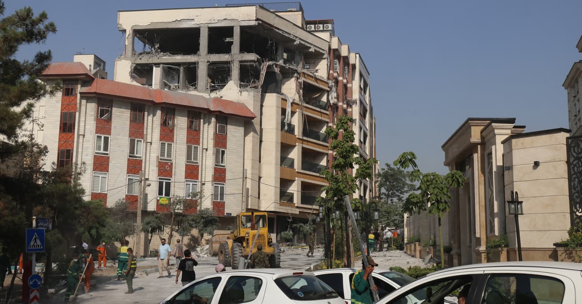 Najpoważniejszy w historii atak Izraela na Iran. Co wiemy o jego skali i powodach?