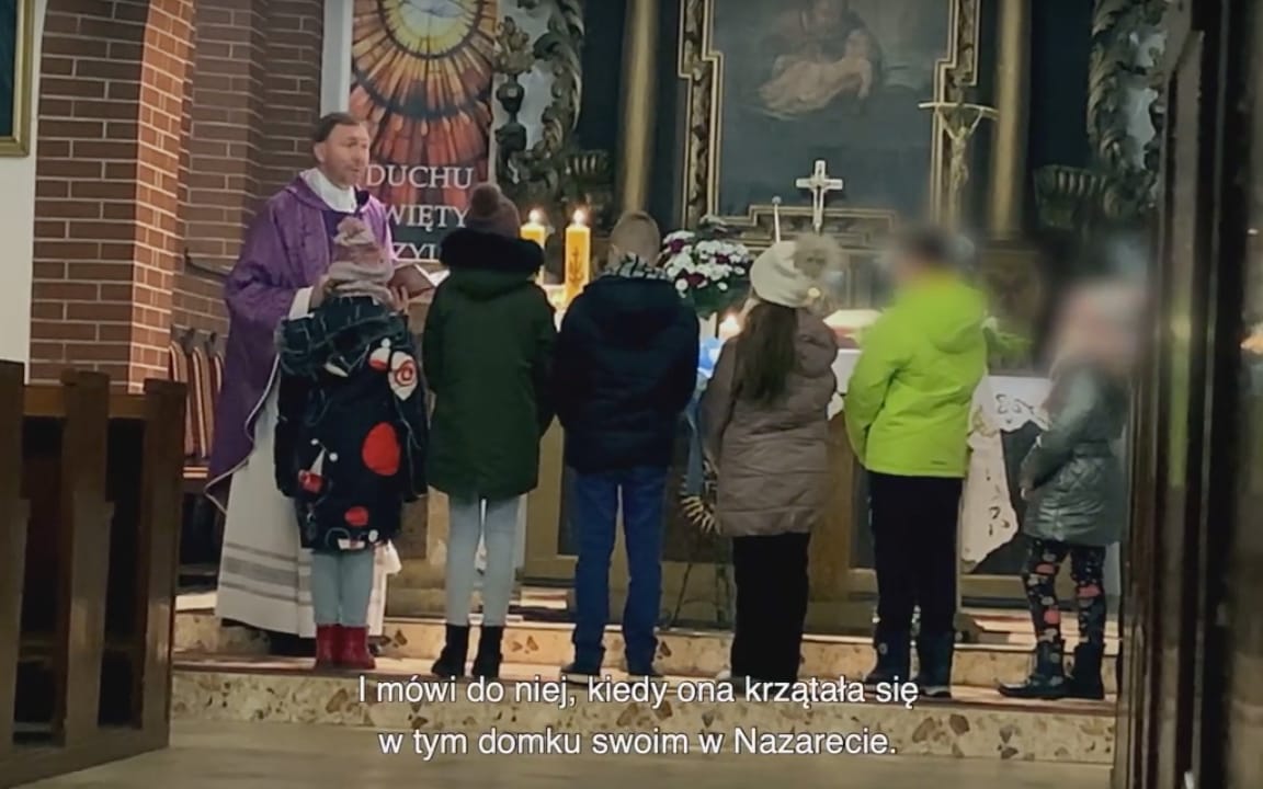 Grafika do artykułu Niesamowite liczby. 19 mln odsłon, ŚREDNIO PO 27 MINUT. Polacy naprawdę oglądali film Sekielskich