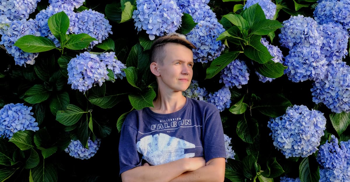 „Sprawdźcie zakurzone pudełka w szafach waszych babć. Tam jest ukryta queerowa historia Polski”