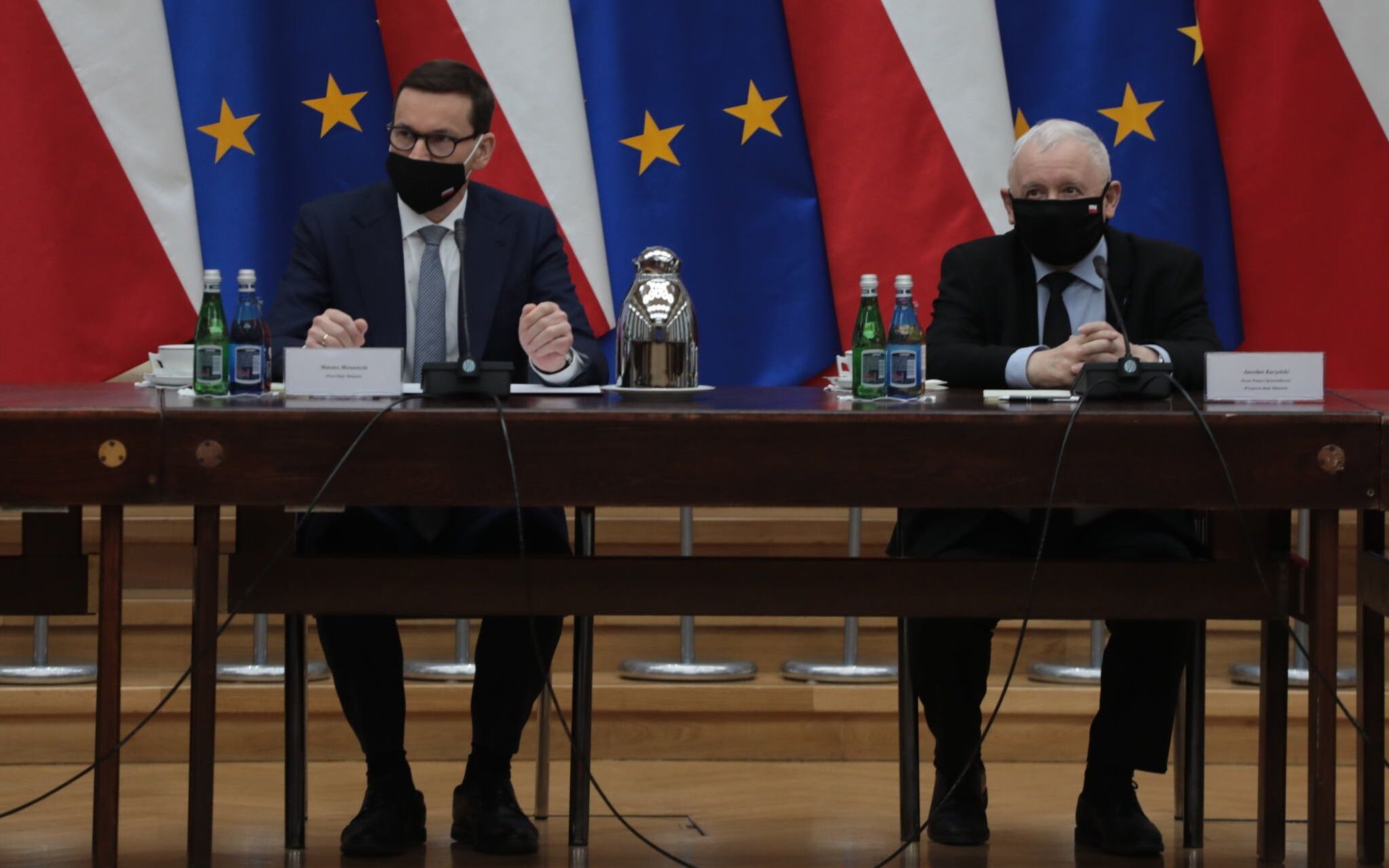 25.01.2022 Warszawa , Aleje Ujazdowskie . Kancelaria Prezesa Rady Ministrow . Od lewej: premier Mateusz Morawiecki , wicepremier Jaroslaw Kaczynski podczas spotkania w sprawie strategii w walce z covid - 19 .
Fot. Slawomir Kaminski / Agencja Wyborcza.pl
