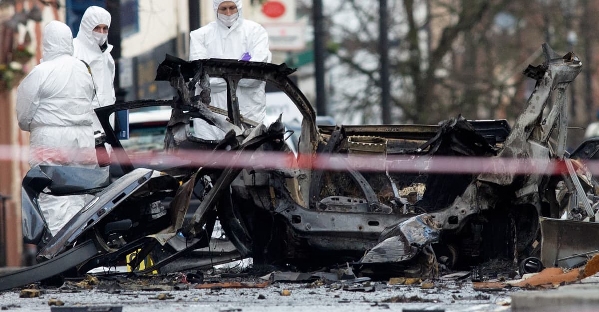 Irlandia Północna. Wybuch bomby pod posterunkiem policji to „usiłowanie zabójstwa”