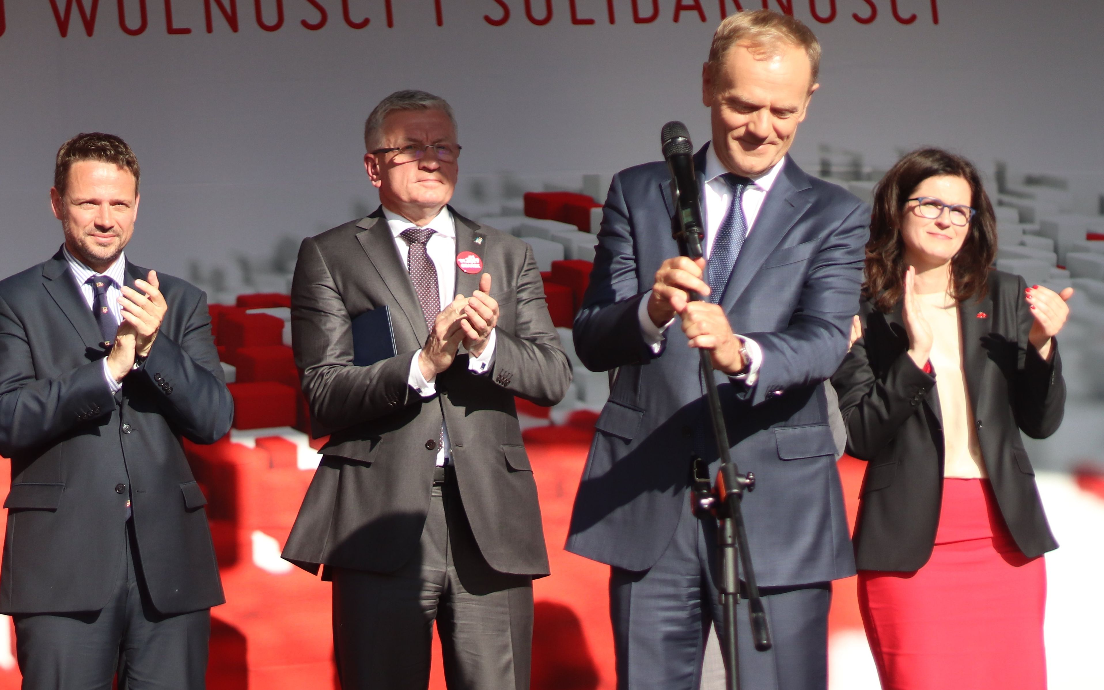 Grafika do artykułu Tuska terapia Solidarnością: "Smutasy niczego nie wygrają". A jedna lista do Senatu? Prawie, prawie...
