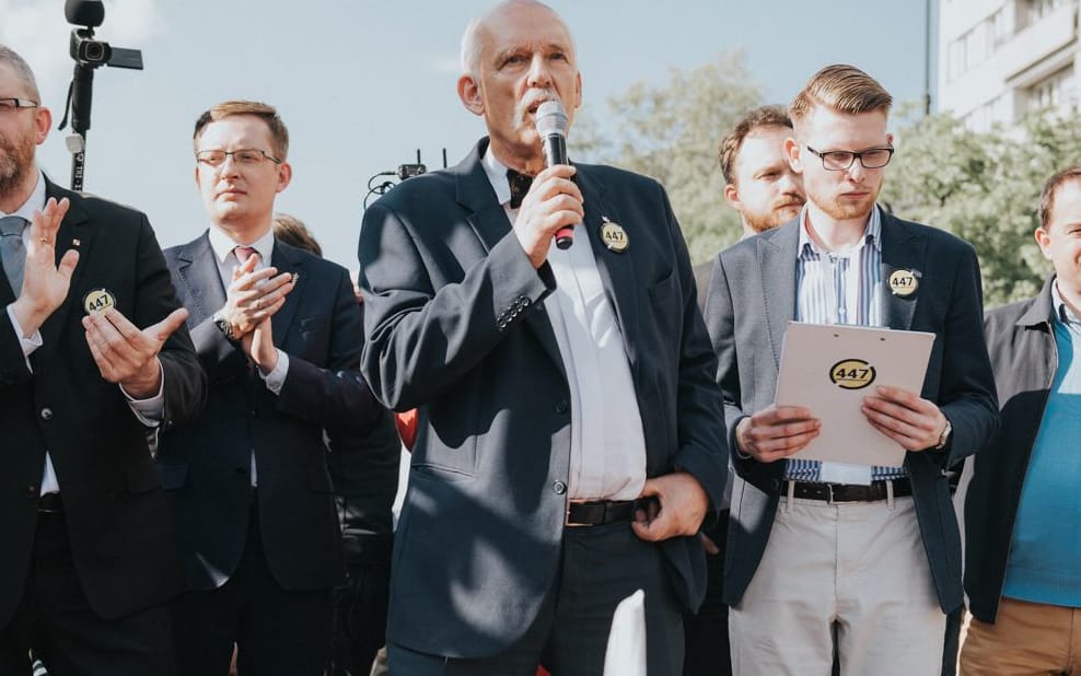Grafika do artykułu „Precz z żydowską okupacją”. Antyamerykańska i antysemicka demonstracja skrajnej prawicy w Warszawie