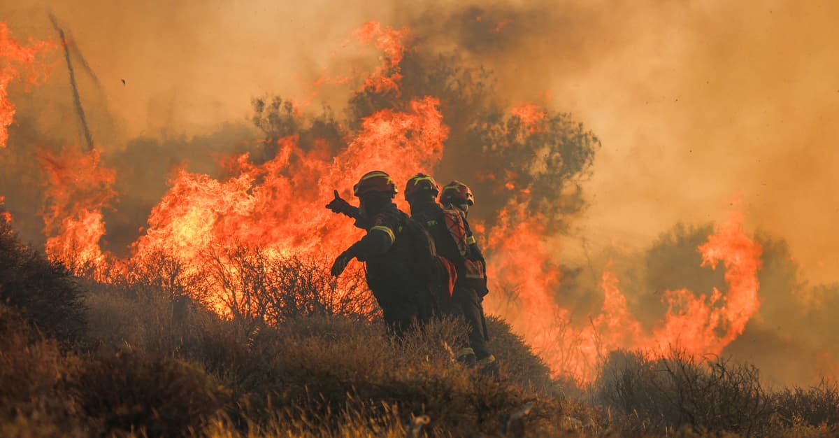 Pożary na Krecie i pod Berlinem. IMGW ostrzega przed upałami i burzami w Polsce