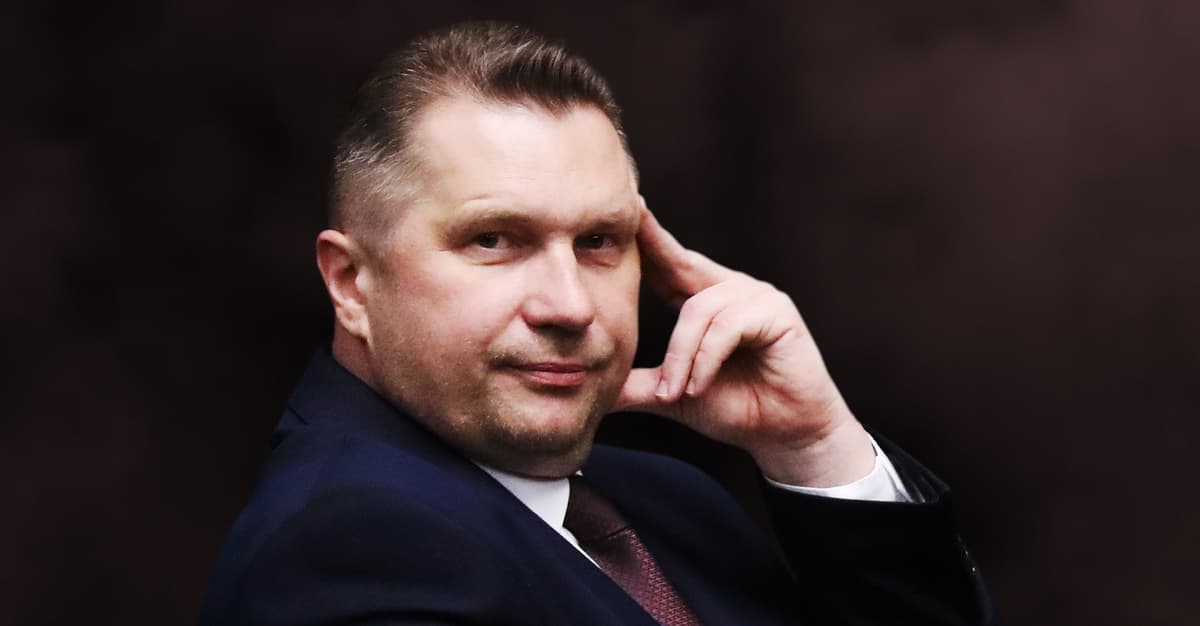 Poseł Hetman: Czarnek ma fotowoltaikę na dachu