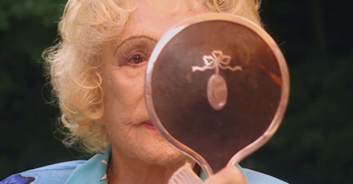 Leni Riefenstahl wreszcie przestała mataczyć – już nie przerwie wywiadu, nic nie przemilczy [RECENZJA]