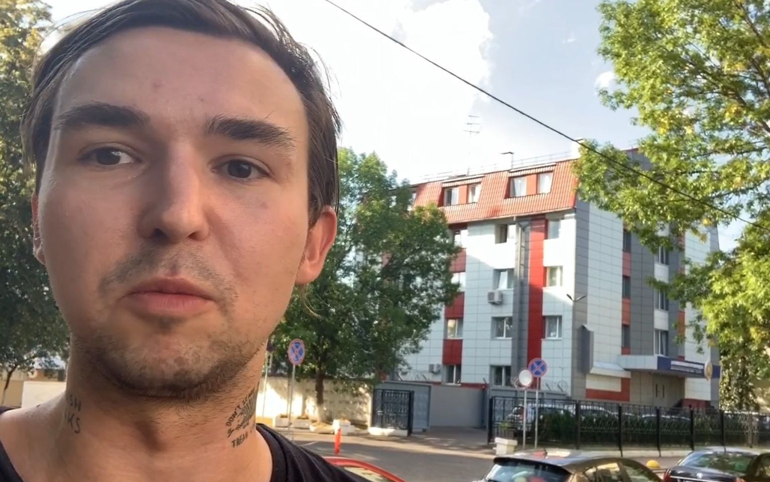 Grafika do artykułu Dziennikarz OKO.press Maciej Piasecki wraz z tłumaczką zatrzymany przez białoruską milicję