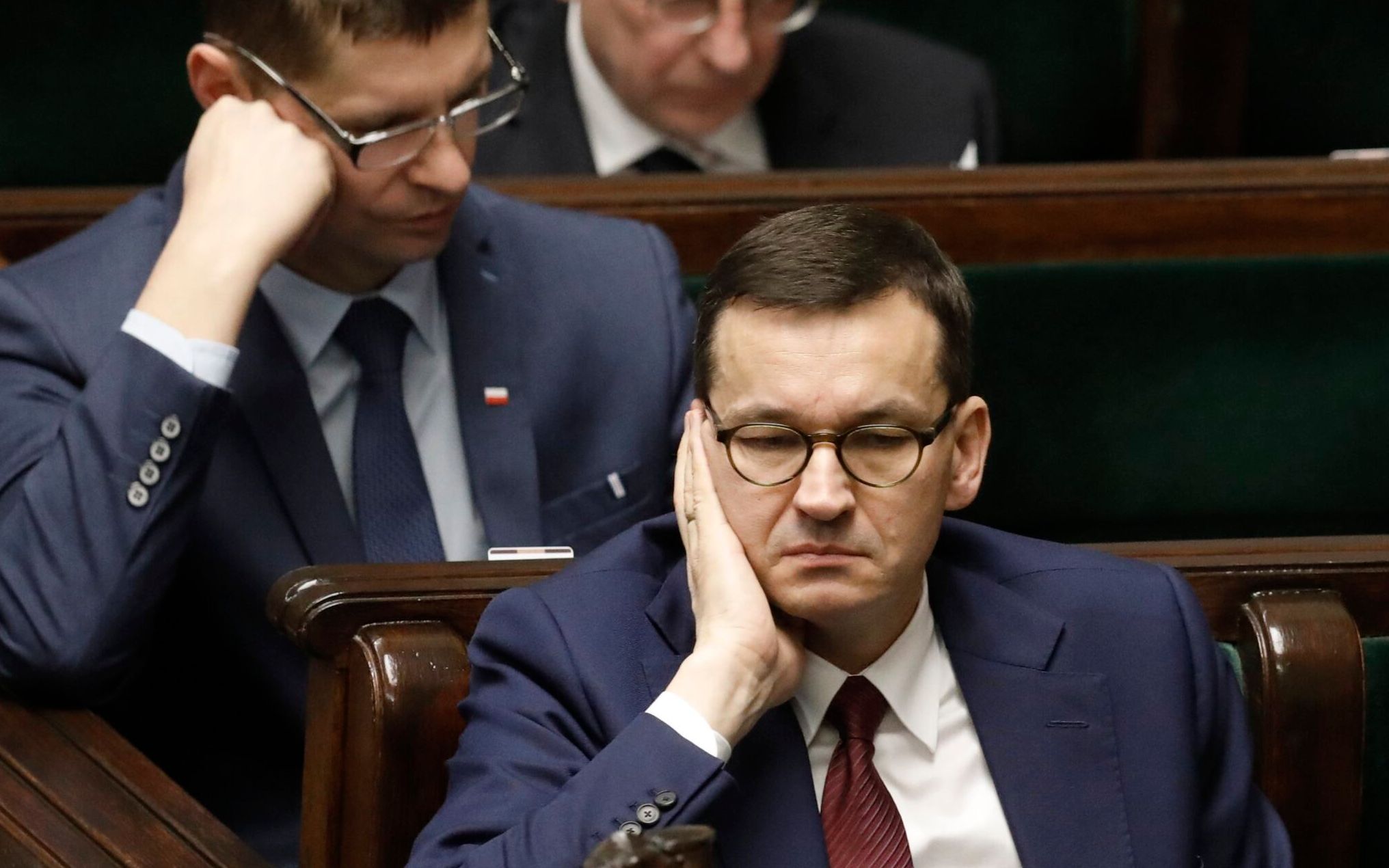13.02.2020 Warszawa , Sejm . Minister edukacji narodowej Dariusz Piontkowski , minister spraw wewnetrznych i administracji , koordynator sluzb specjalnych Mariusz Kaminski , wiceminister kultury i dziedzictwa narodowego Jaroslaw Sellin , rzecznik rzadu Piot Muller , premier Mateusz Morawiecki , minister kultury i dziedzictwa narodowego Piotr Glinski , minister aktywow panstowych Jacek Sasin podczas bloku glosowan .
Fot. Maciek Jazwiecki / Agencja Gazeta