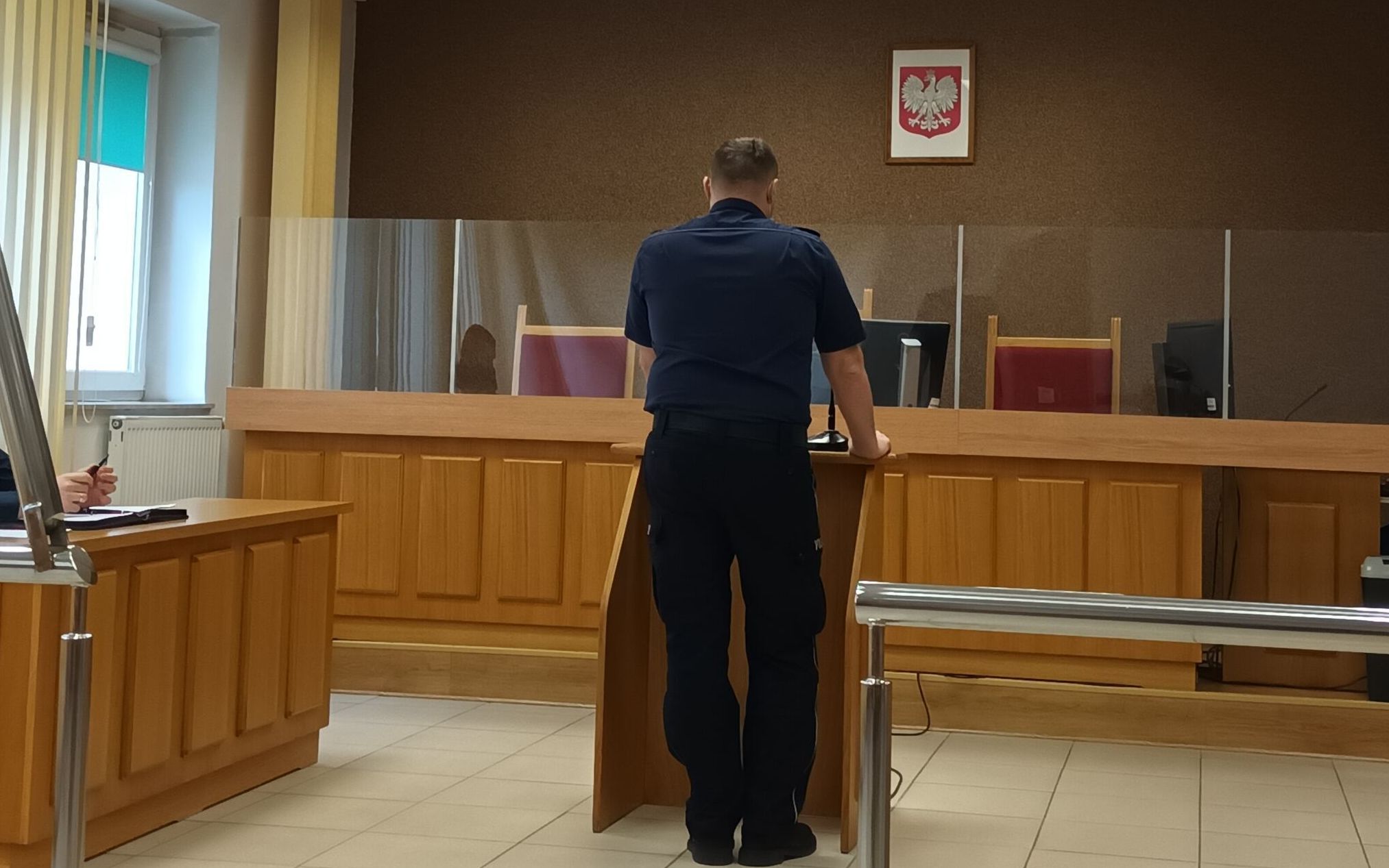 Grafika do artykułu Policjanci kontra dziewczyny: jak państwo walczy ze Strajkiem Kobiet w Sokołowie